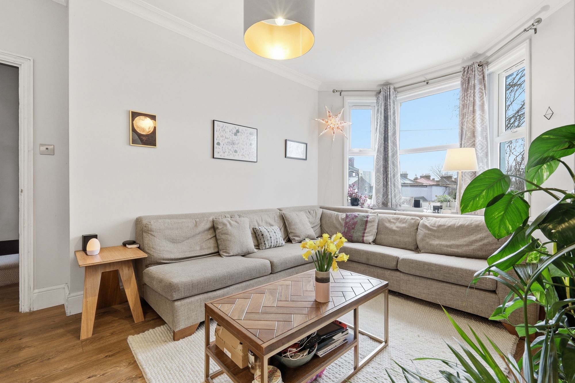 3 bed flat for sale in Brewster Road, Leyton, E10  - Property Image 3