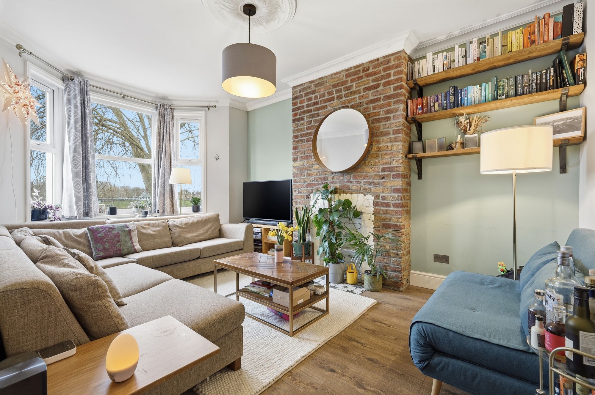 3 bed flat for sale in Brewster Road, Leyton, E10