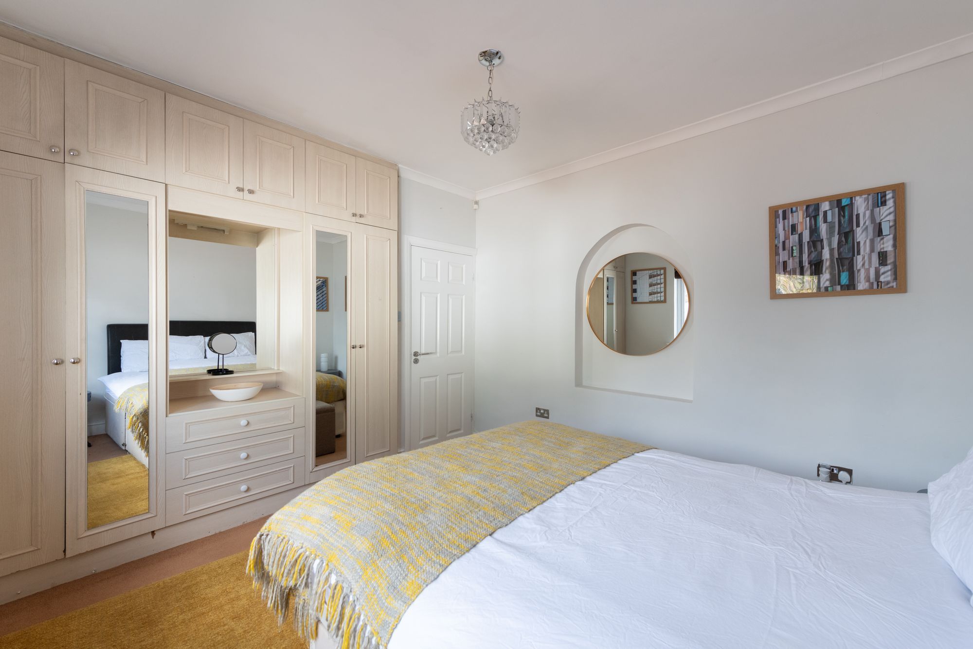 3 bed detached bungalow for sale in Spring Grove Road, Hounslow, TW3  - Property Image 6