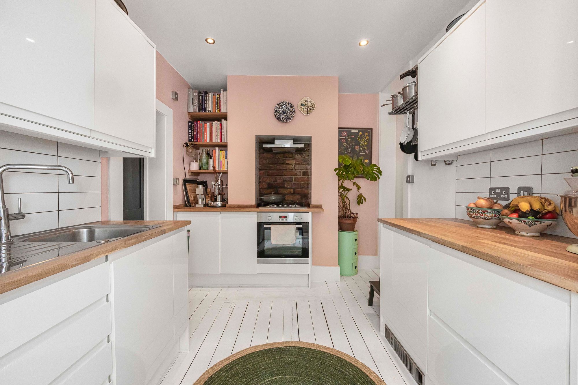 2 bed flat for sale in Albert Road, Leyton, E10 4
