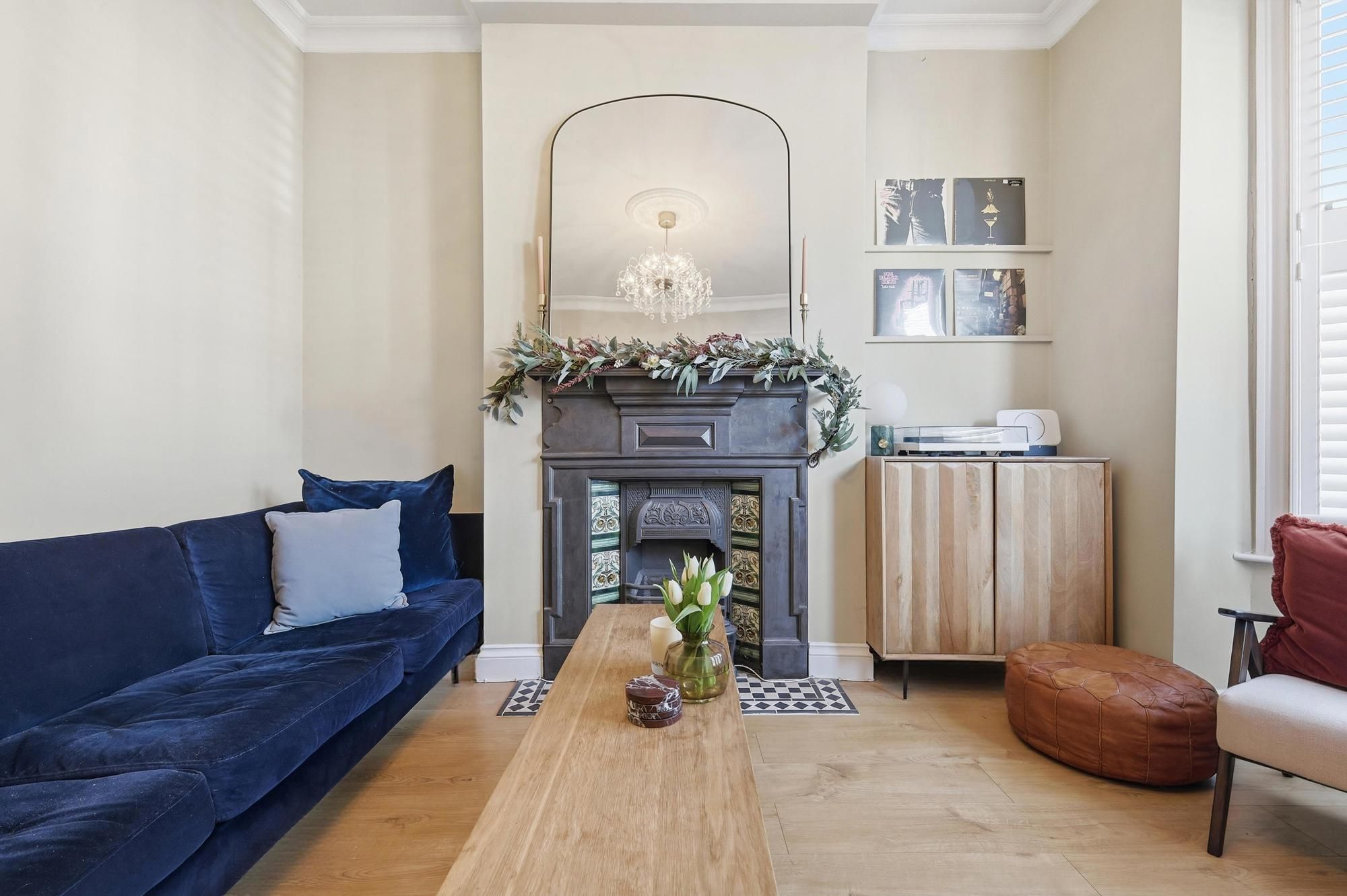 1 bed flat for sale in Leasowes Road, Leyton, E10 1