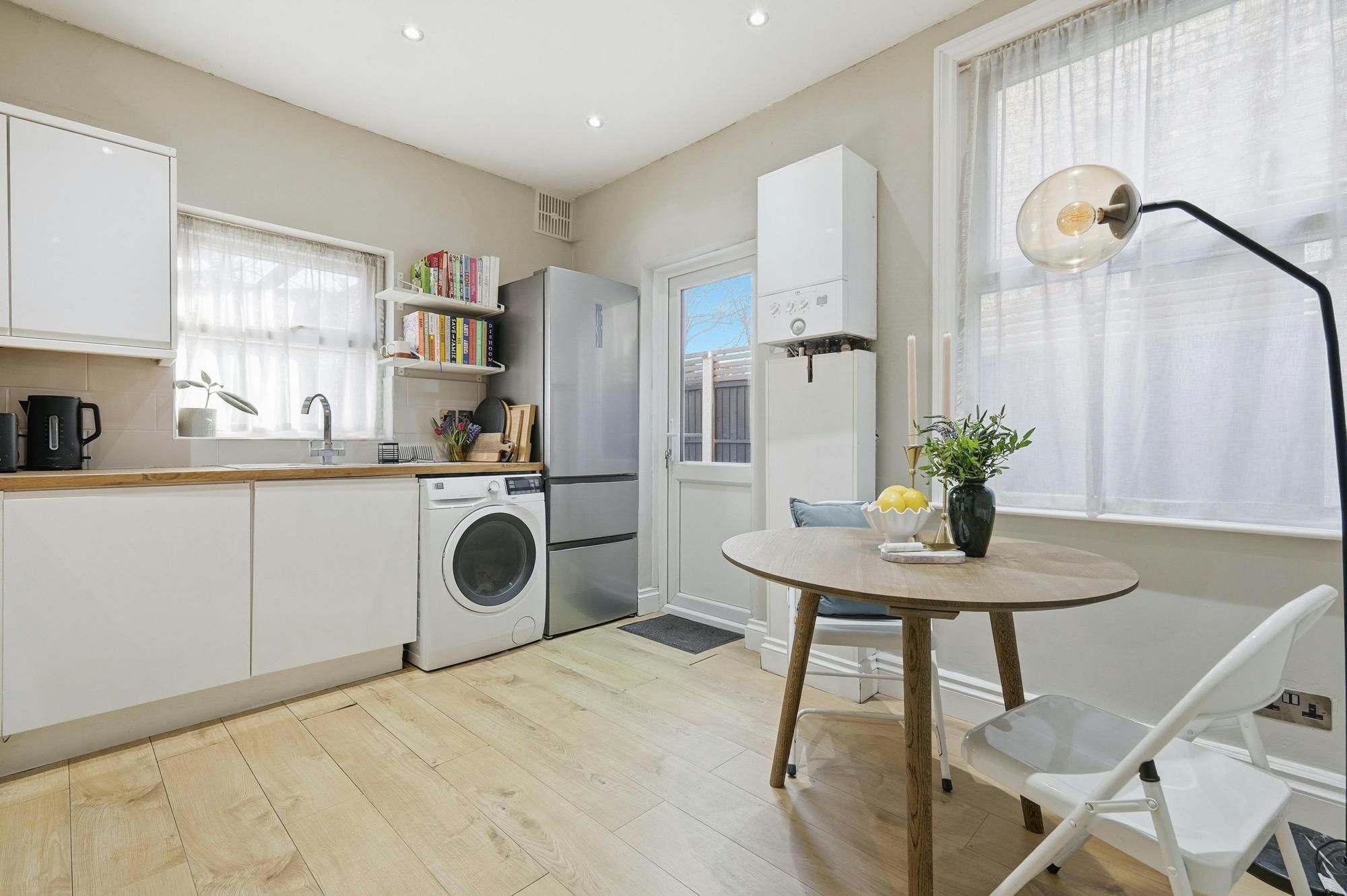 1 bed flat for sale in Leasowes Road, Leyton, E10 6