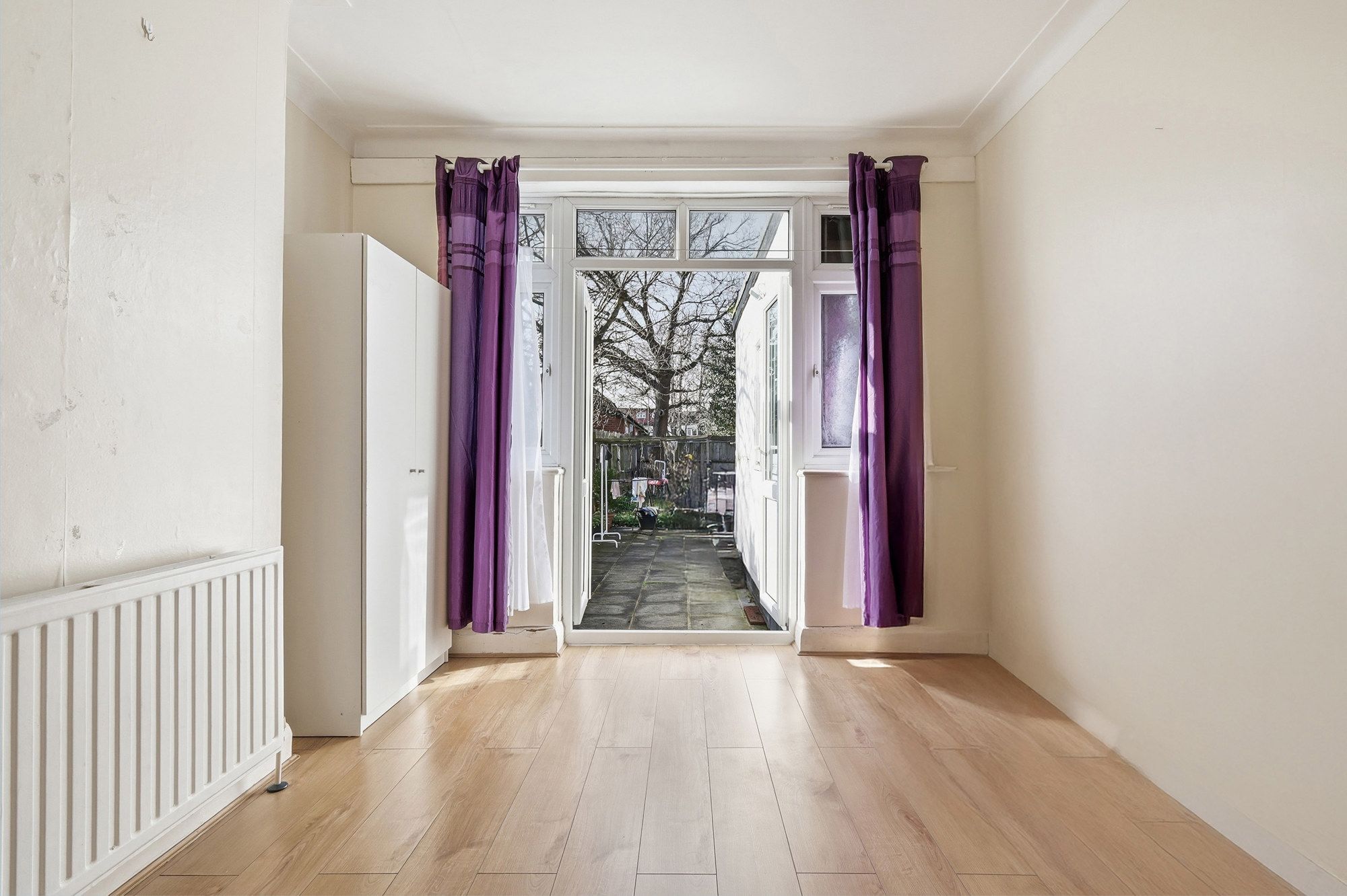 3 bed mid-terraced house for sale in Vicarage Road, Leyton, E10  - Property Image 3