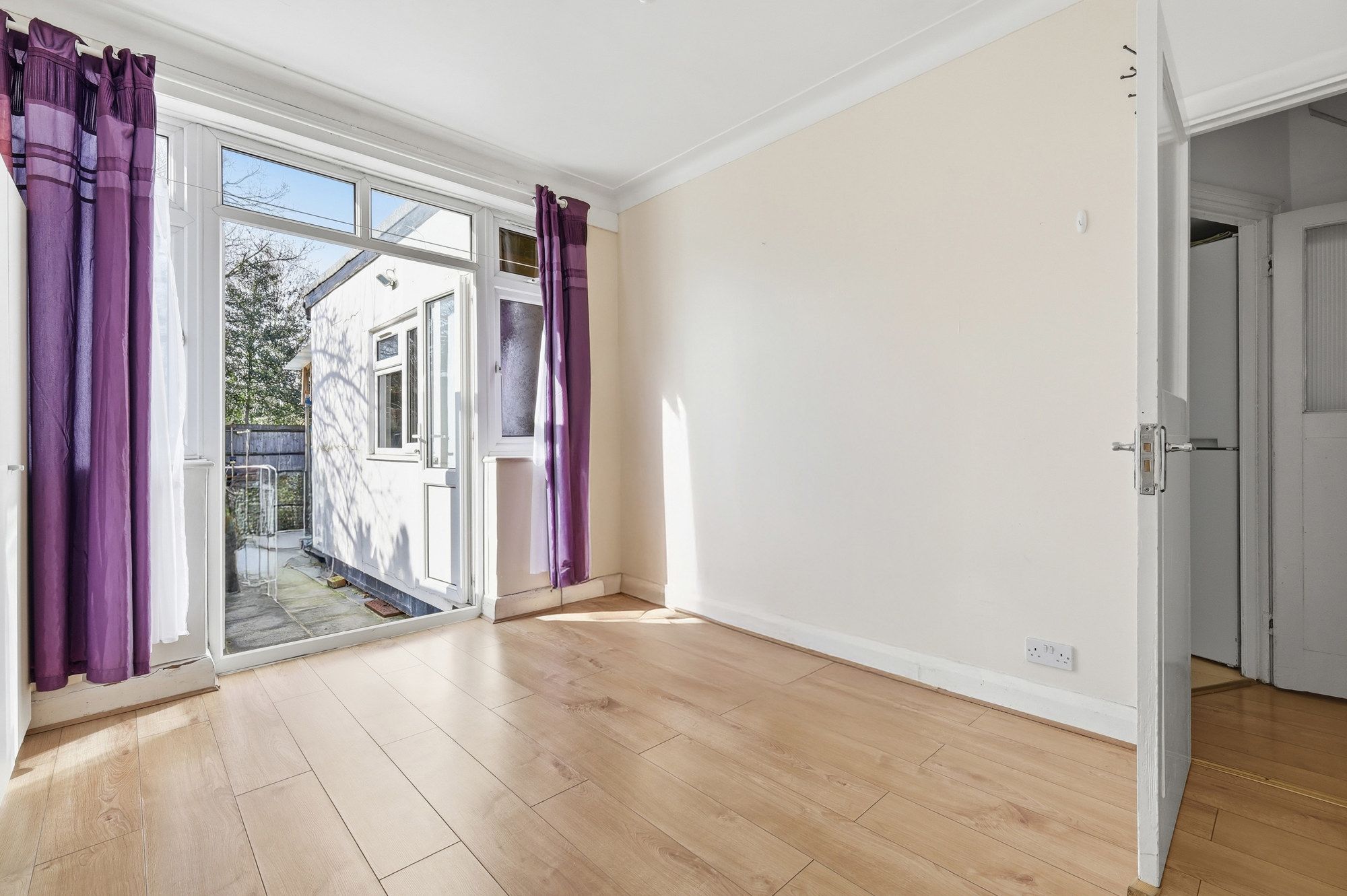 3 bed mid-terraced house for sale in Vicarage Road, Leyton, E10 3