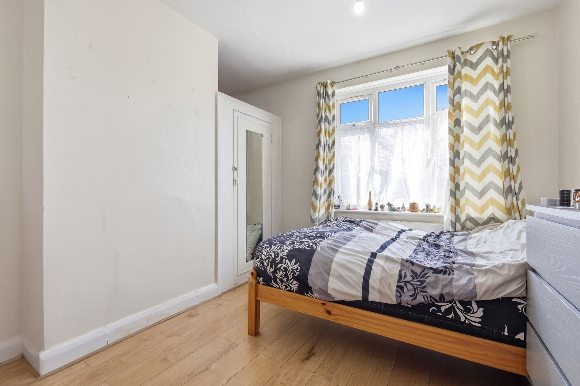 3 bed mid-terraced house for sale in Vicarage Road, Leyton, E10  - Property Image 14