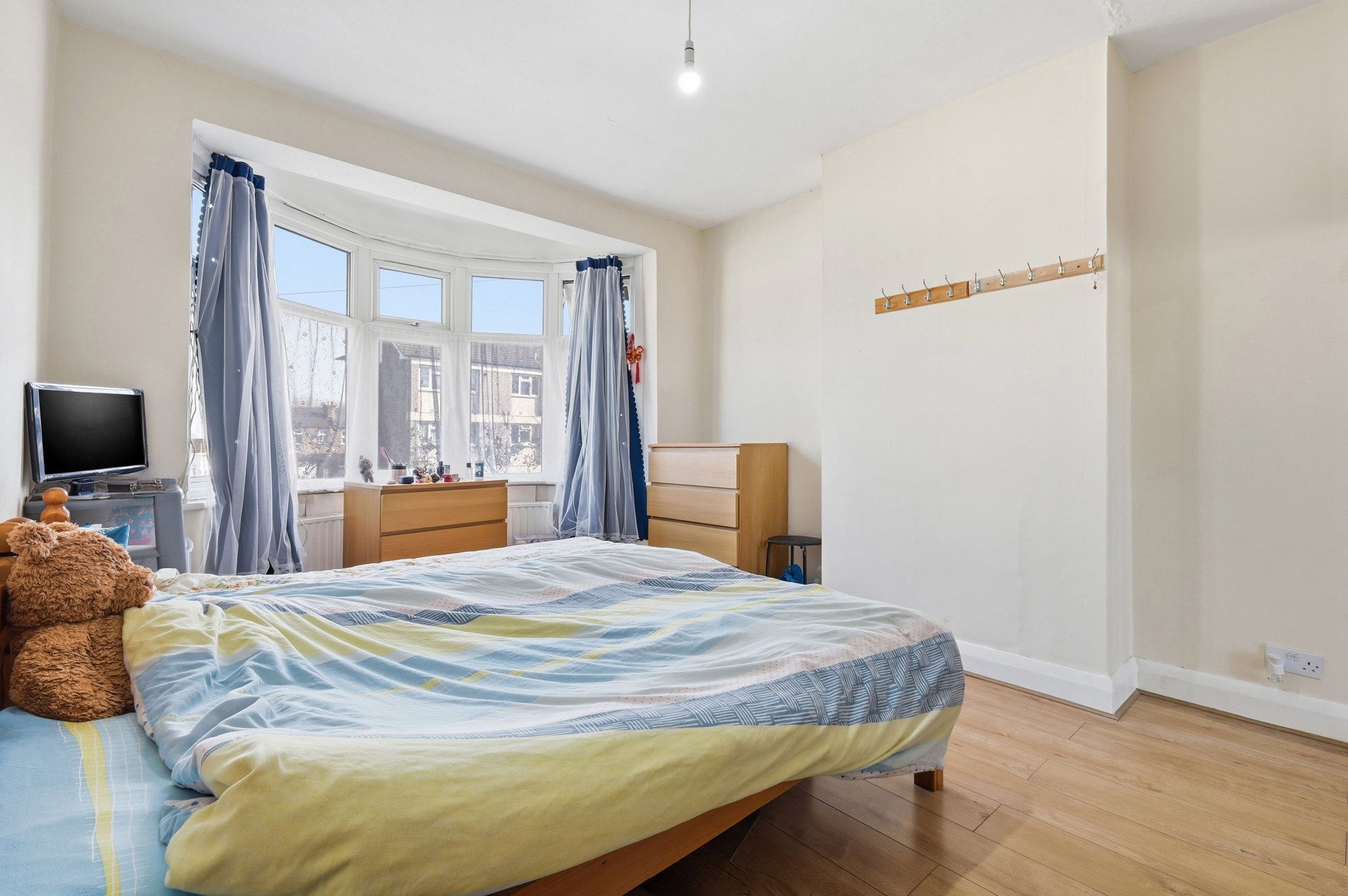 3 bed mid-terraced house for sale in Vicarage Road, Leyton, E10  - Property Image 15