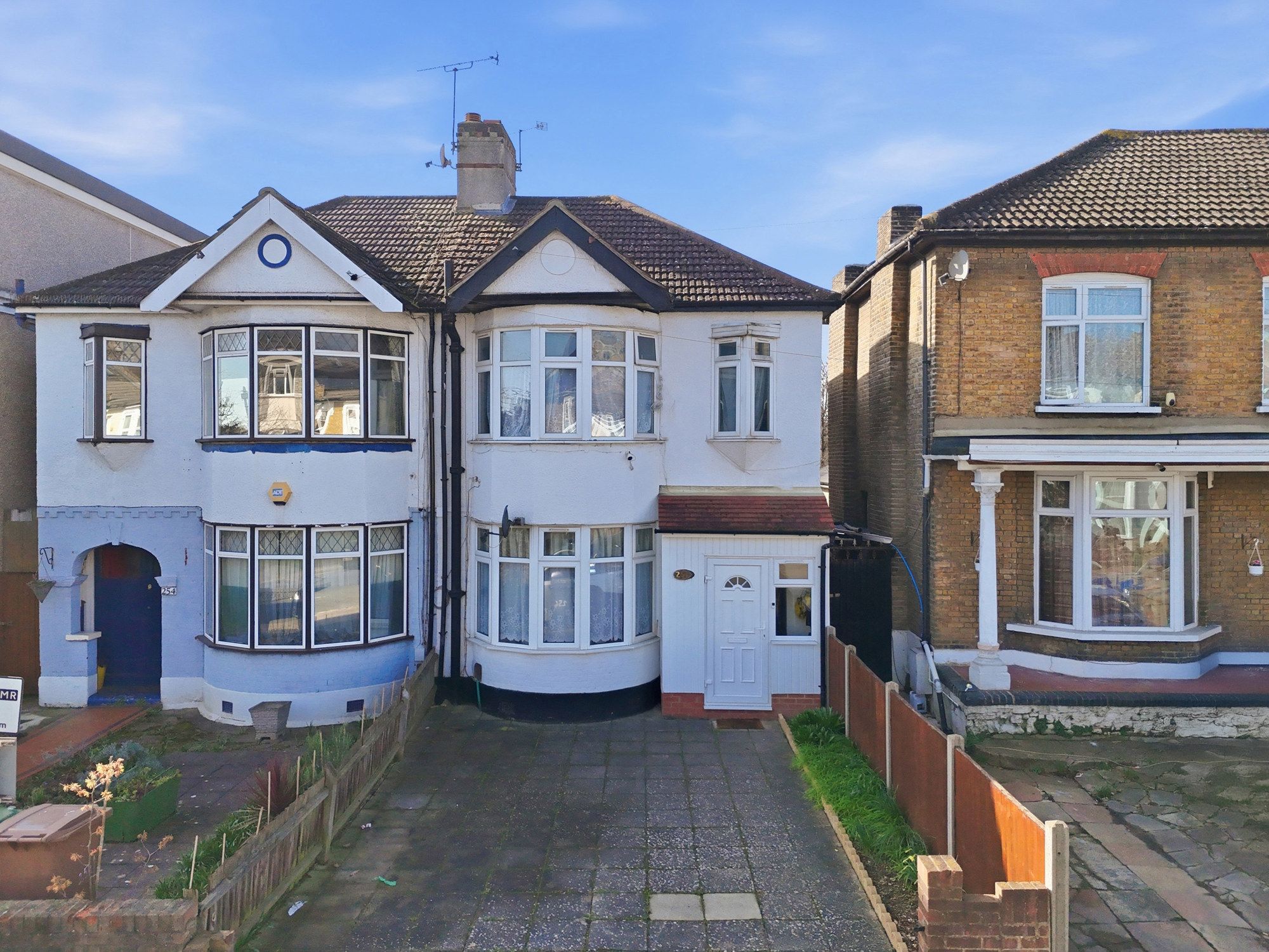 3 bed mid-terraced house for sale in Vicarage Road, Leyton, E10 - Property Image 1