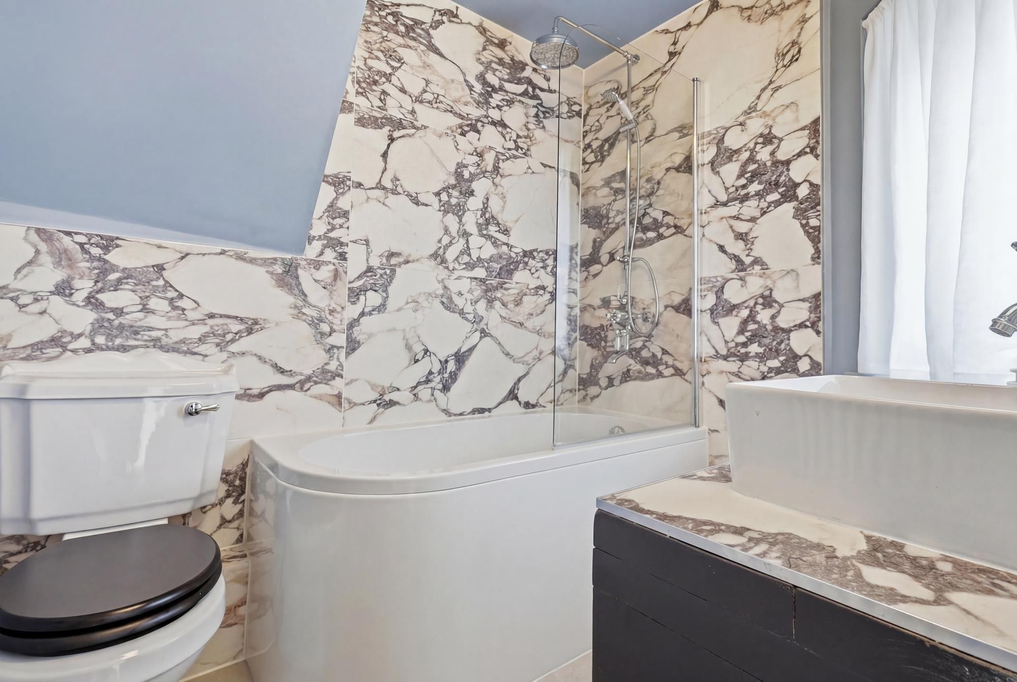 2 bed flat for sale in Murchison Road, Leyton, E10 10
