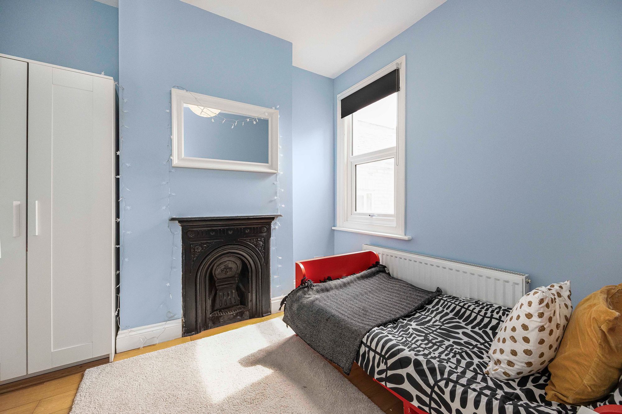 2 bed flat for sale in Leslie Road, Leytonstone, E11 13