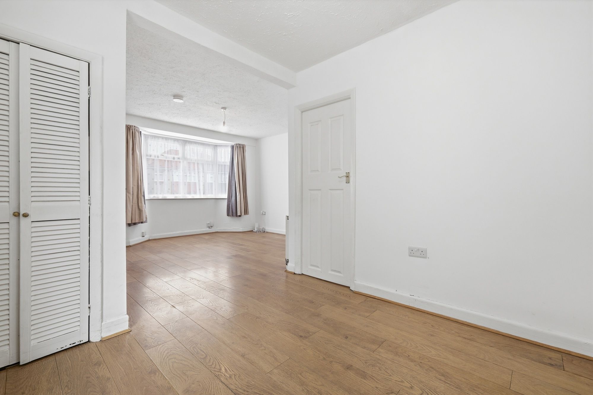 2 bed semi-detached house for sale in Cheriton Avenue, Ilford, IG5  - Property Image 11