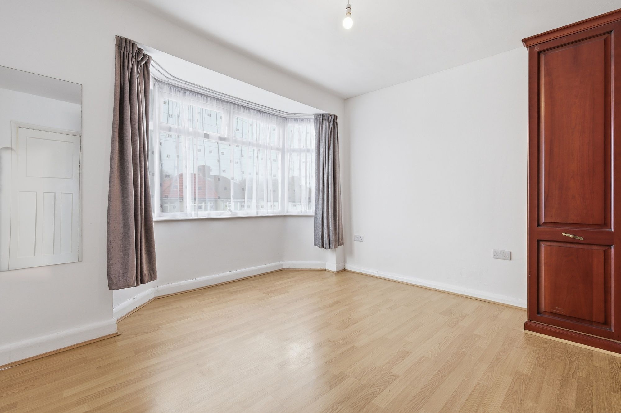 2 bed semi-detached house for sale in Cheriton Avenue, Ilford, IG5  - Property Image 13