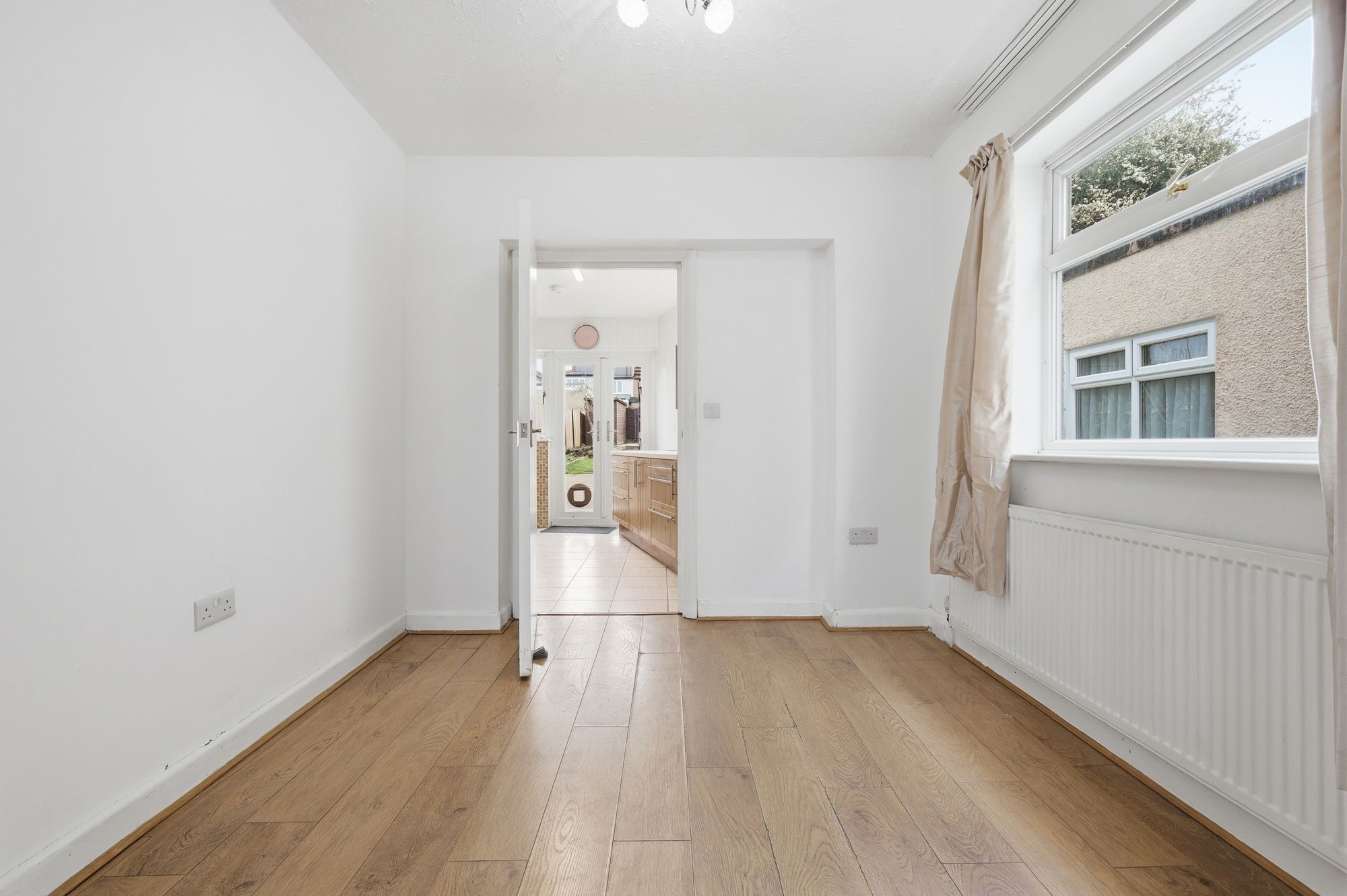 2 bed semi-detached house for sale in Cheriton Avenue, Ilford, IG5  - Property Image 7