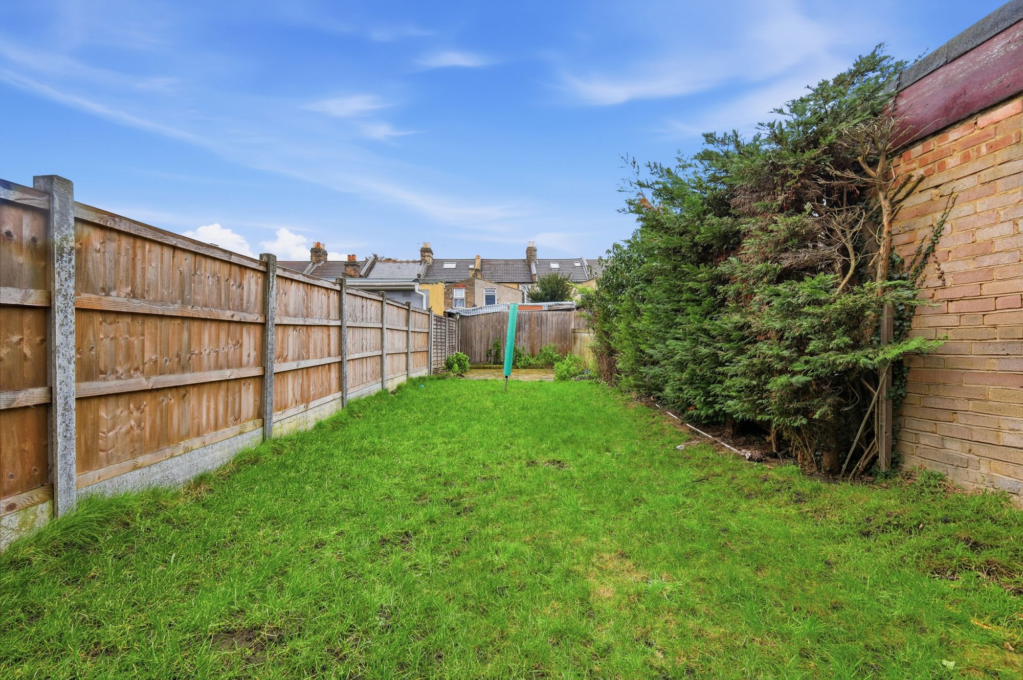 2 bed mid-terraced house for sale in Fourth Avenue, London, E12  - Property Image 24