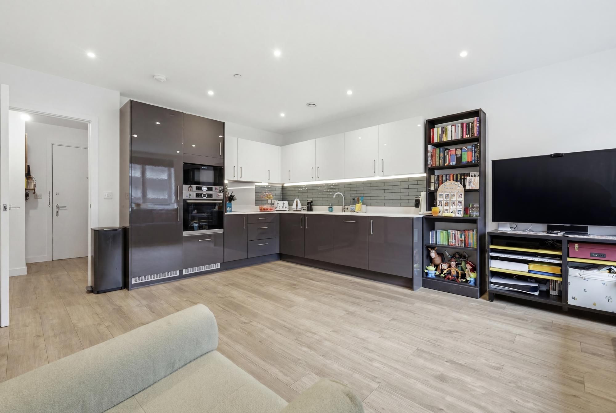 1 bed apartment for sale in Beck Square, Leyton, E10 4