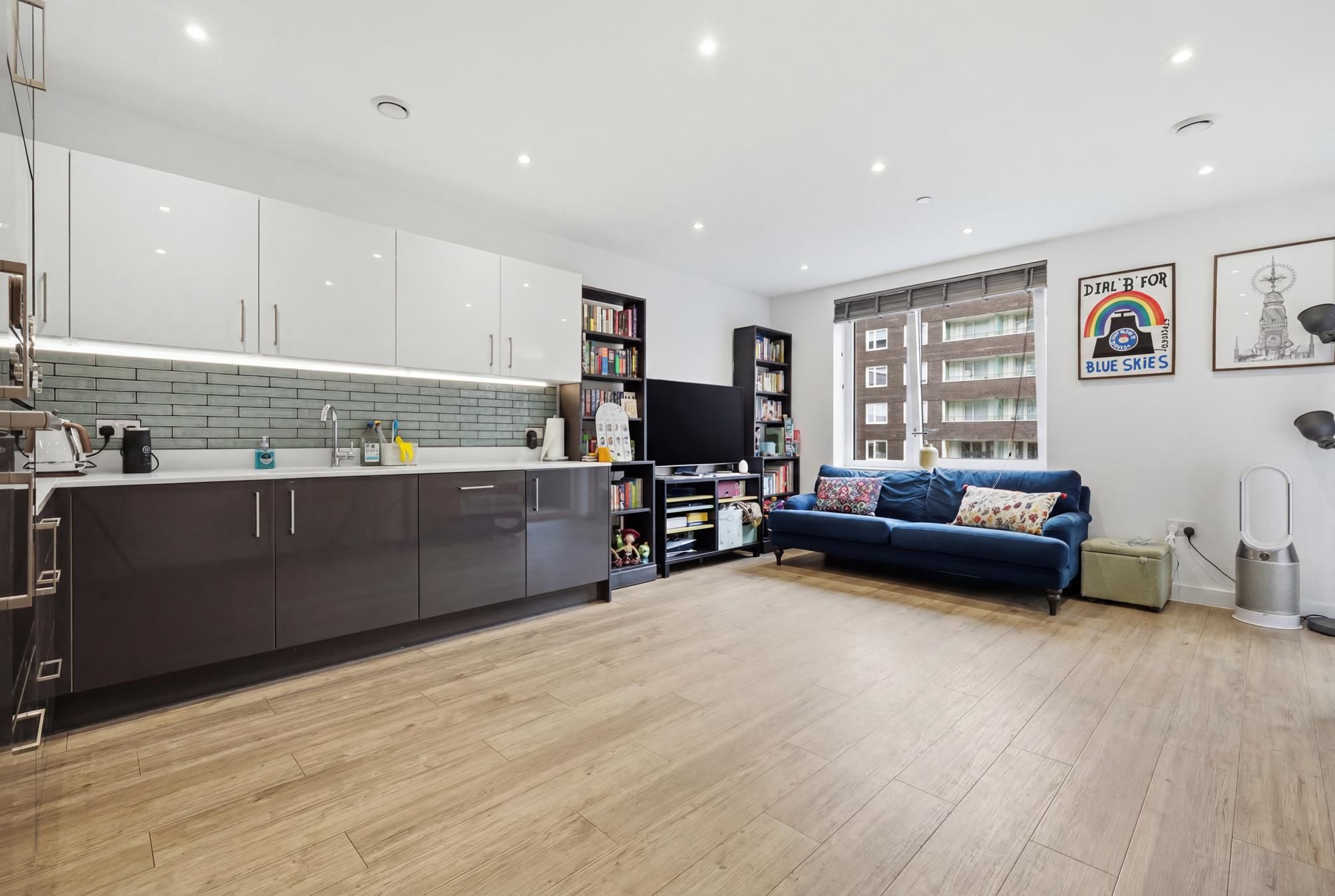 1 bed apartment for sale in Beck Square, Leyton, E10  - Property Image 2