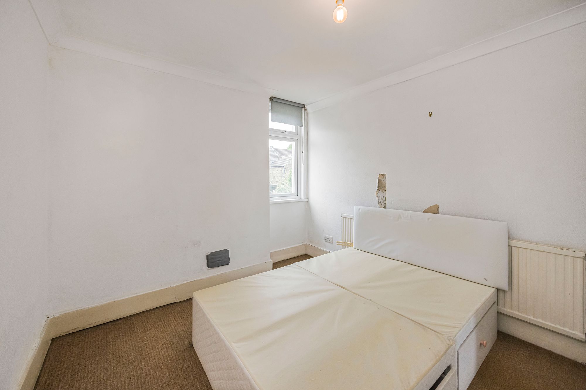 3 bed mid-terraced house for sale in St. Georges Road, Leyton, E10 6