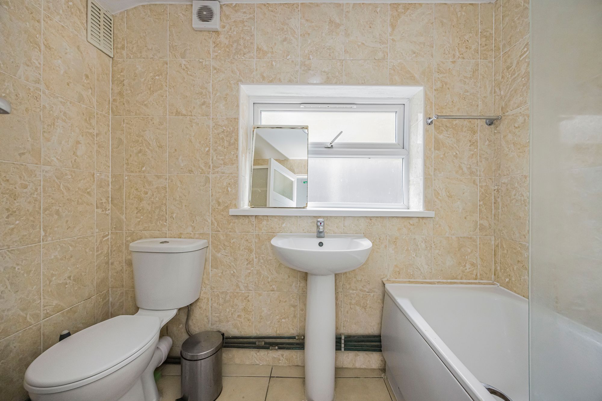 3 bed mid-terraced house for sale in St. Georges Road, Leyton, E10  - Property Image 11
