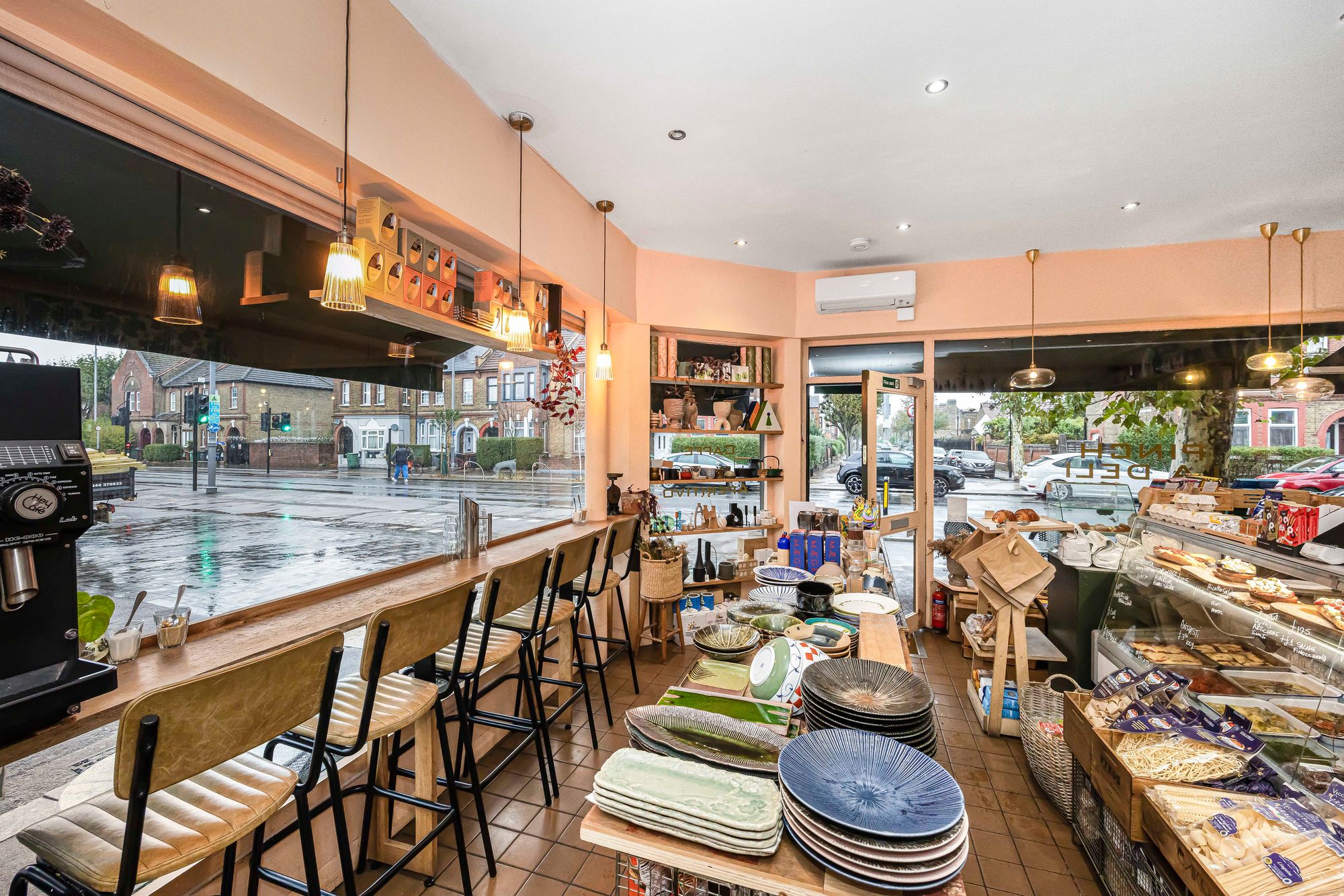 6 bed end of terrace house for sale in Lea Bridge Road, Leyton, E10  - Property Image 3