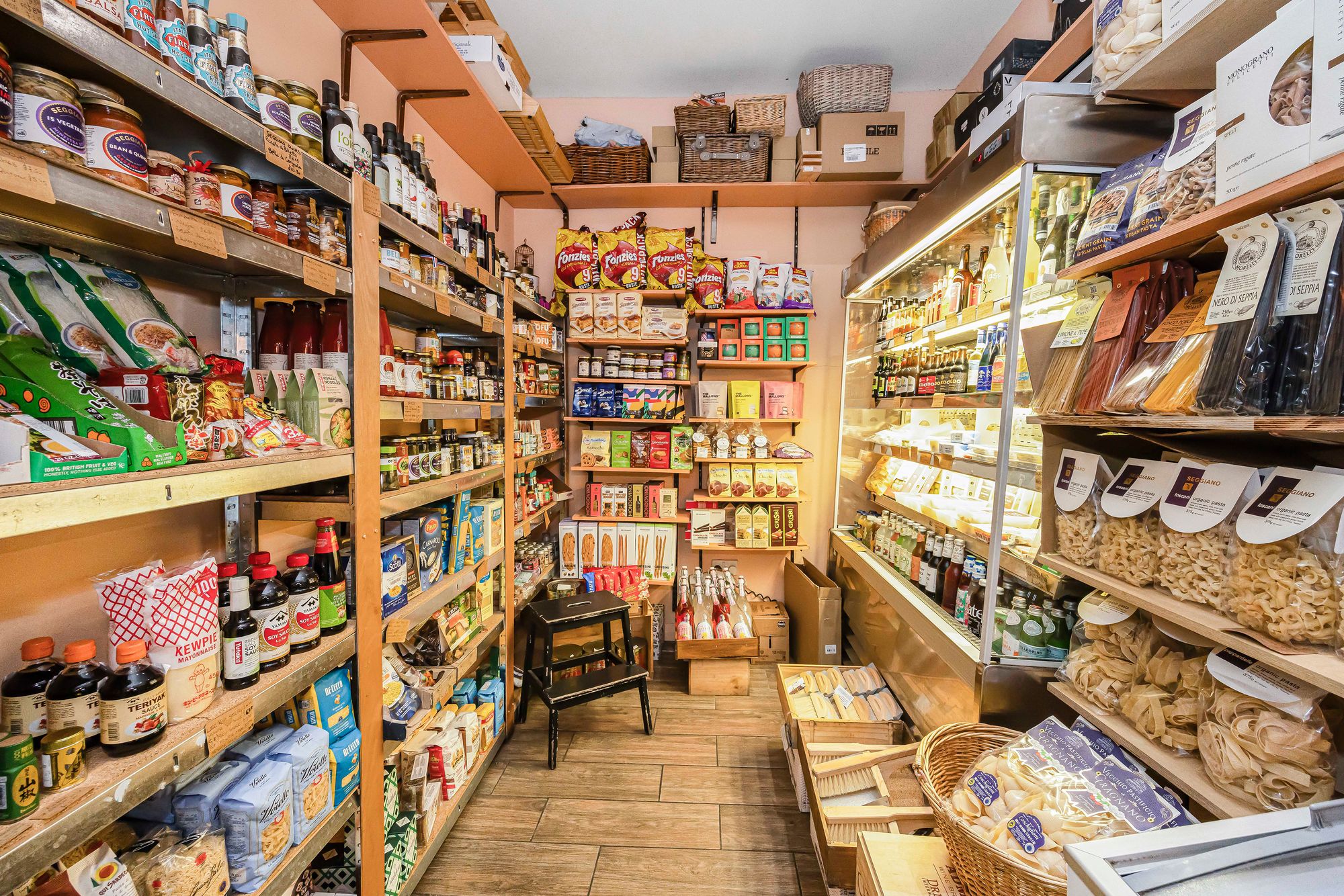 6 bed end of terrace house for sale in Lea Bridge Road, Leyton, E10 7