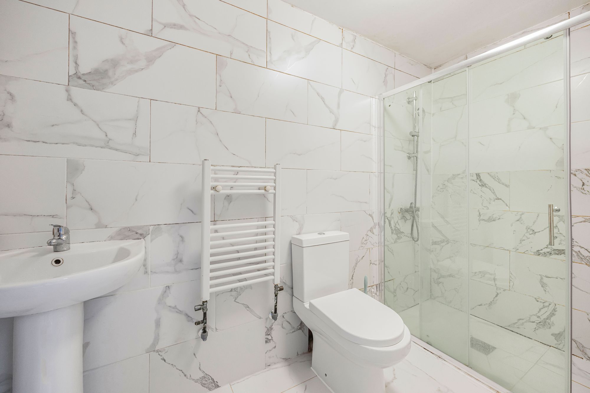 6 bed end of terrace house for sale in Lea Bridge Road, Leyton, E10  - Property Image 19