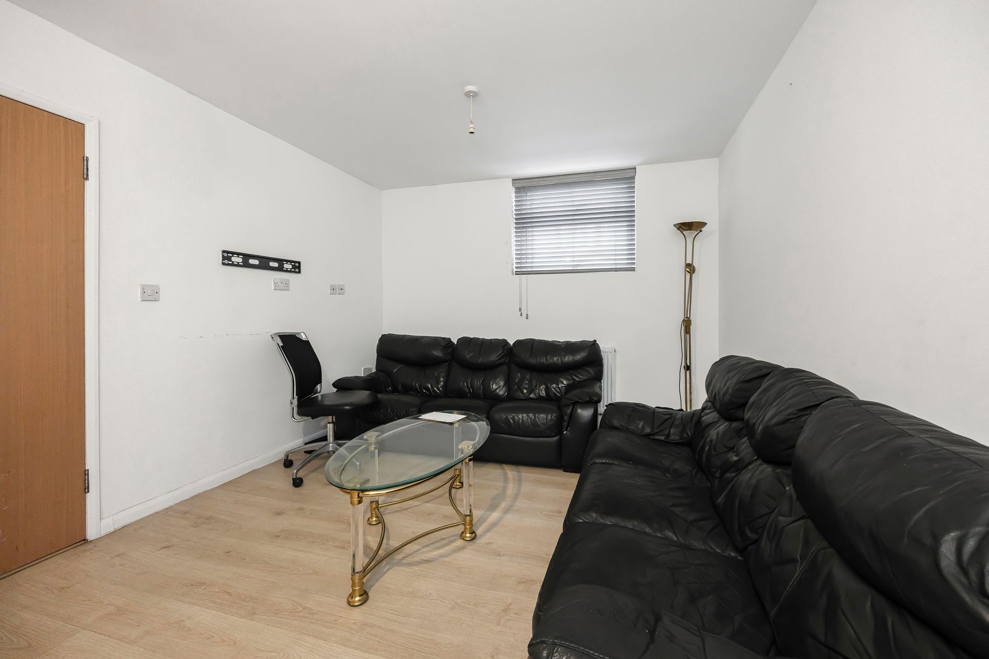 6 bed end of terrace house for sale in Lea Bridge Road, Leyton, E10  - Property Image 21