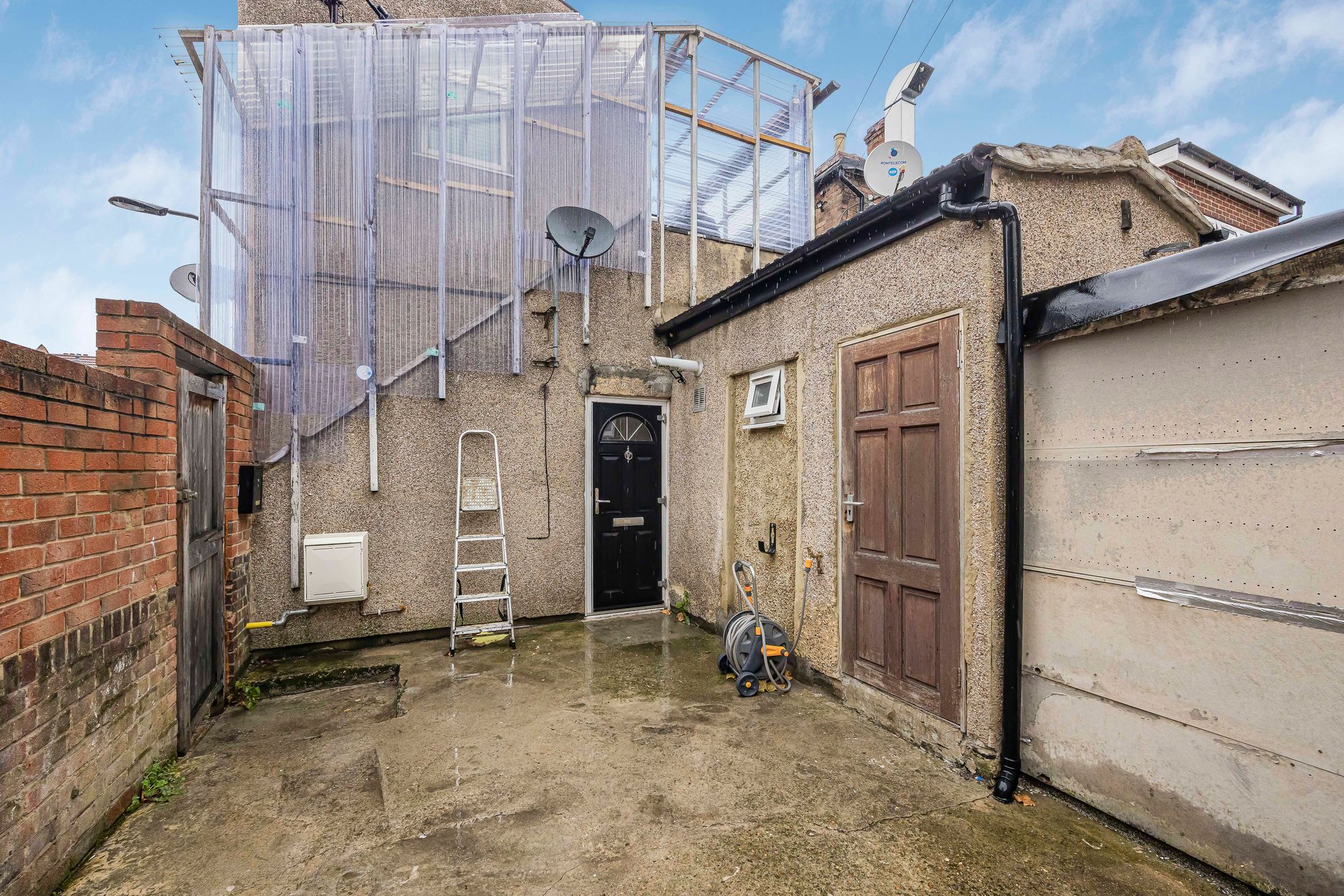 6 bed end of terrace house for sale in Lea Bridge Road, Leyton, E10 27