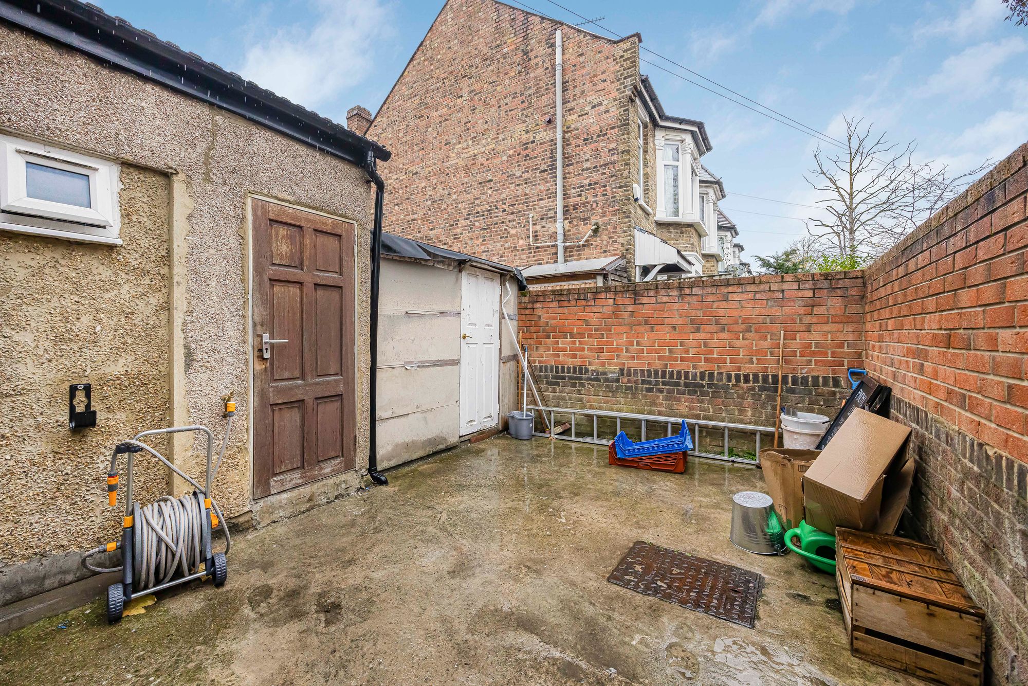 6 bed end of terrace house for sale in Lea Bridge Road, Leyton, E10 28