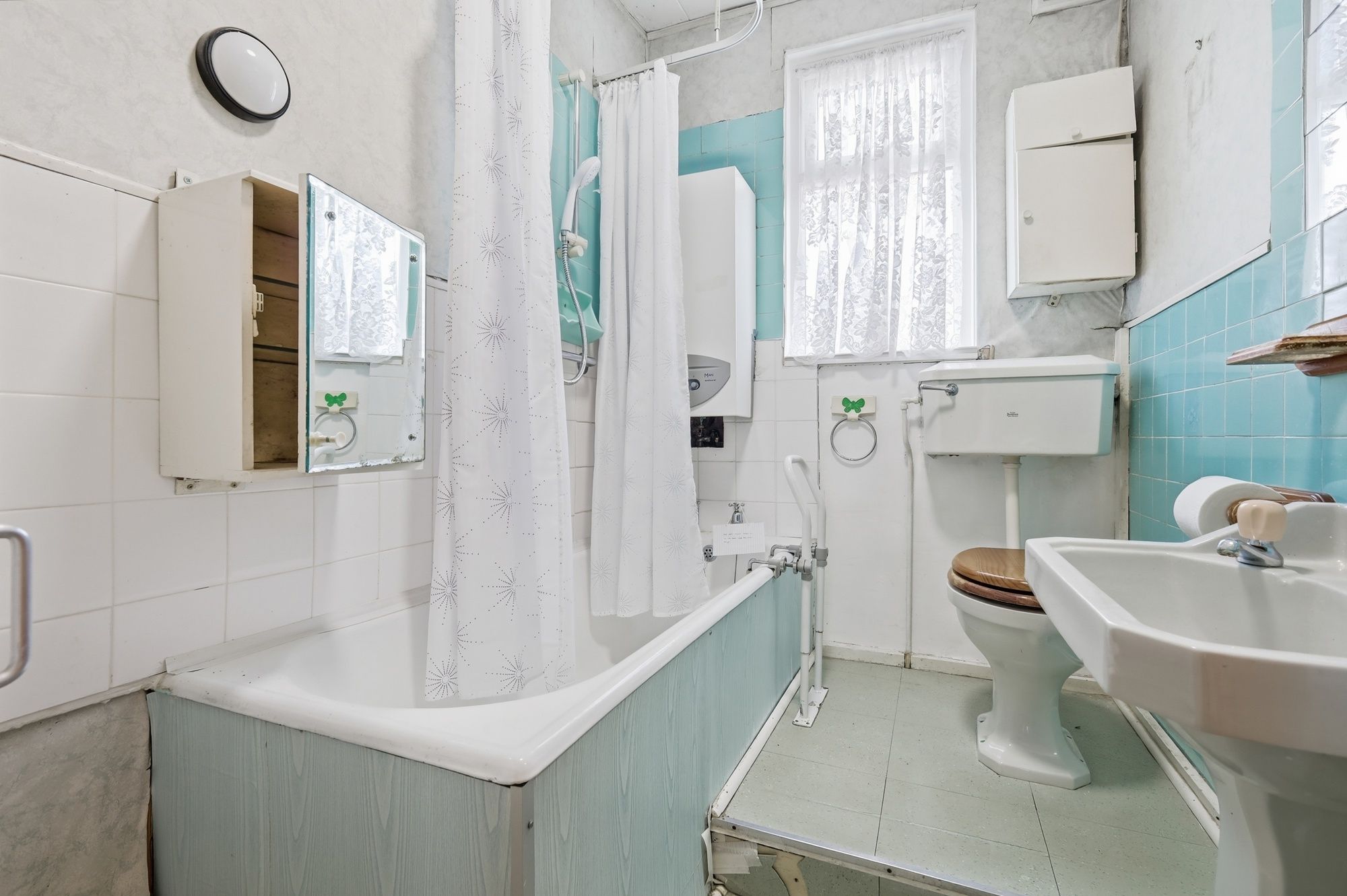 2 bed end of terrace house for sale in Gainsborough Avenue, London, E12  - Property Image 12