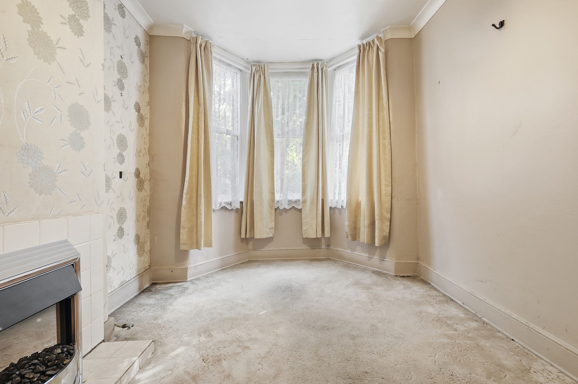 2 bed end of terrace house for sale in Gainsborough Avenue, London, E12 1