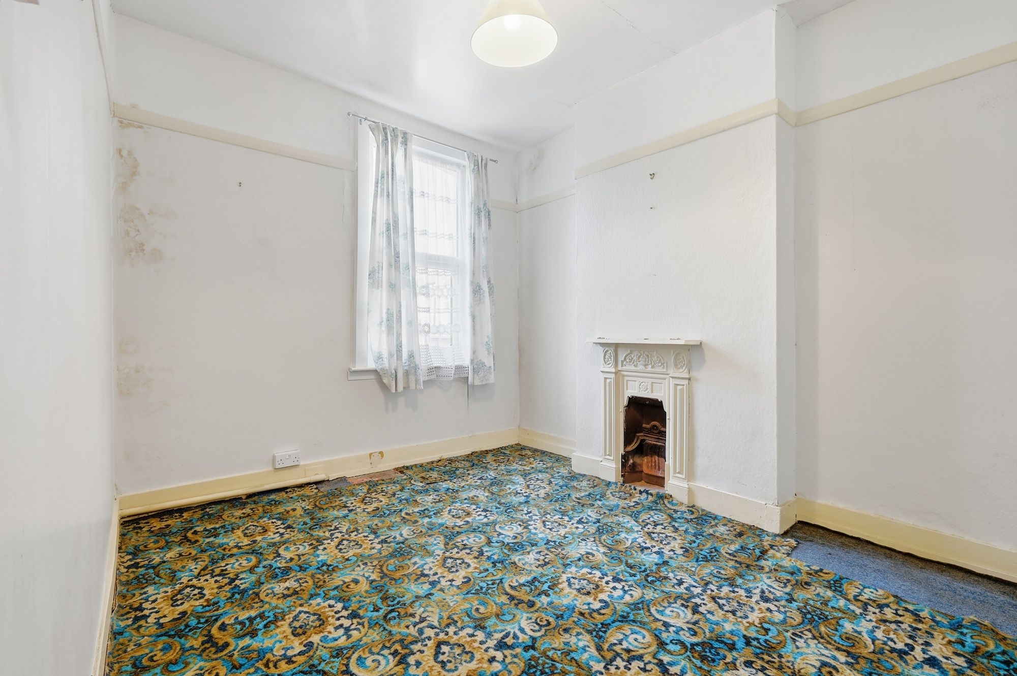 2 bed end of terrace house for sale in Gainsborough Avenue, London, E12 13