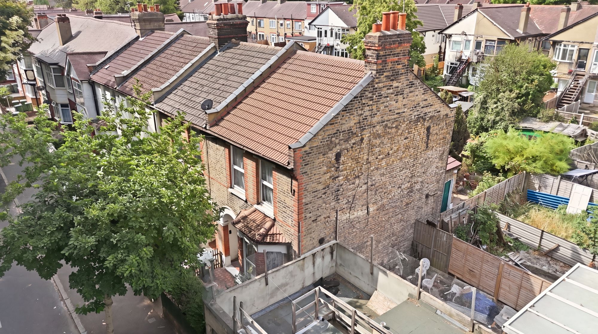 2 bed end of terrace house for sale in Gainsborough Avenue, London, E12  - Property Image 18