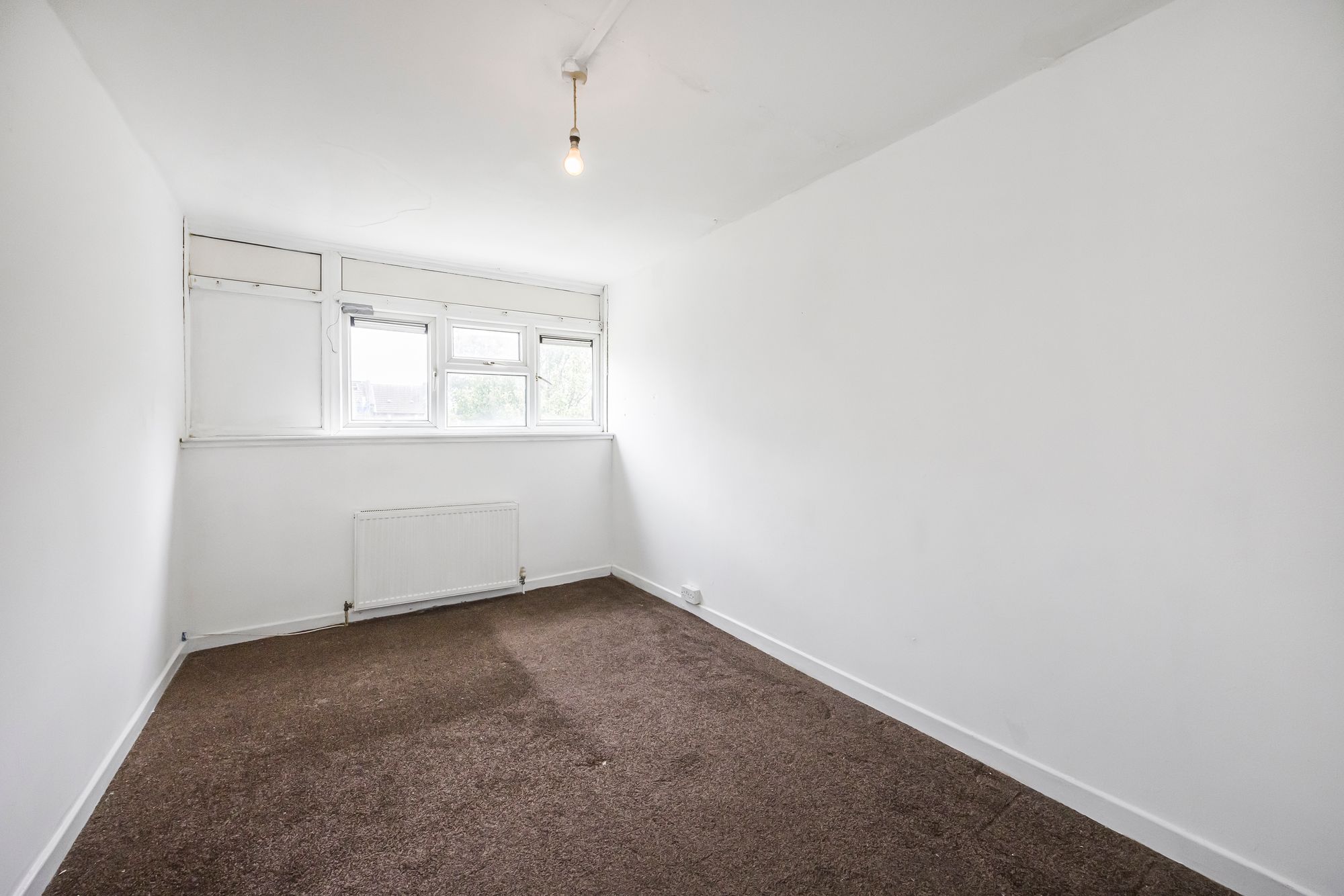3 bed flat for sale in Kings Close, Russell Court, E10  - Property Image 4