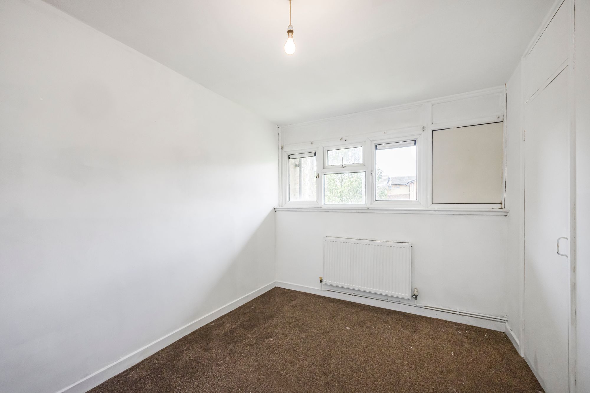 3 bed flat for sale in Kings Close, Russell Court, E10  - Property Image 6