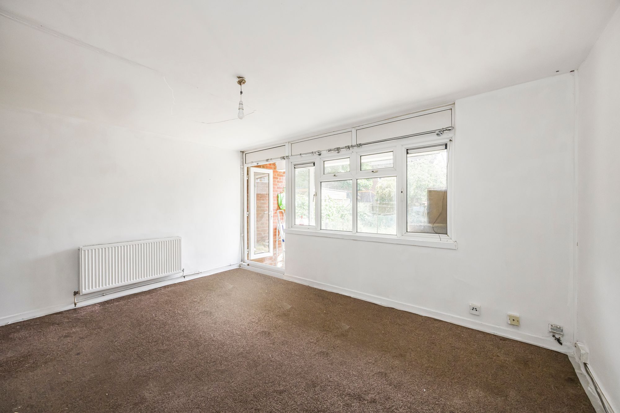 3 bed flat for sale in Kings Close, Russell Court, E10 2
