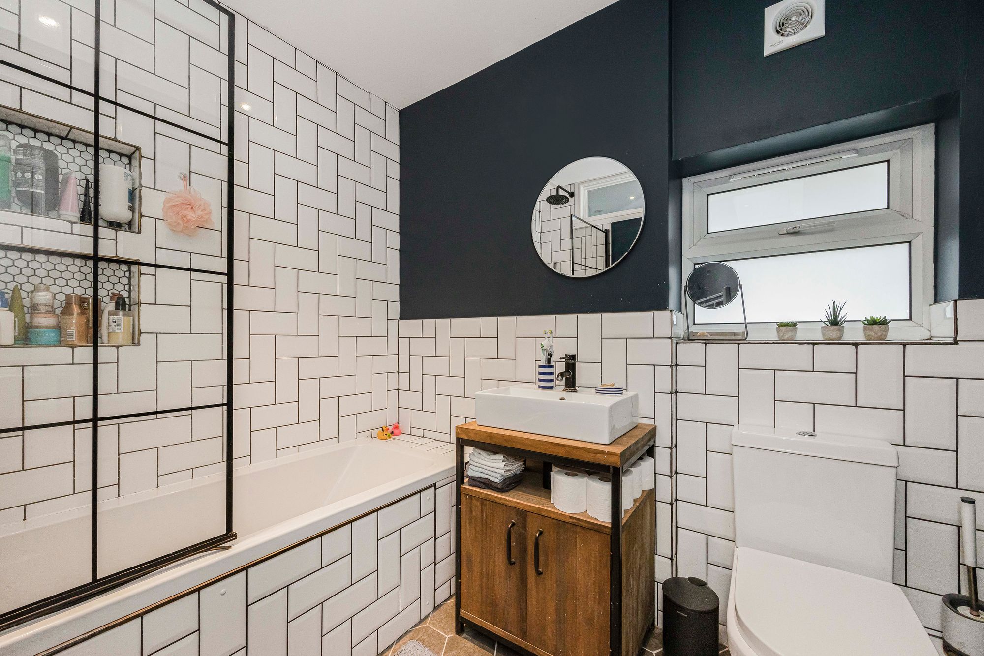 2 bed flat for sale in Ashville Road, Leytonstone E11  - Property Image 13