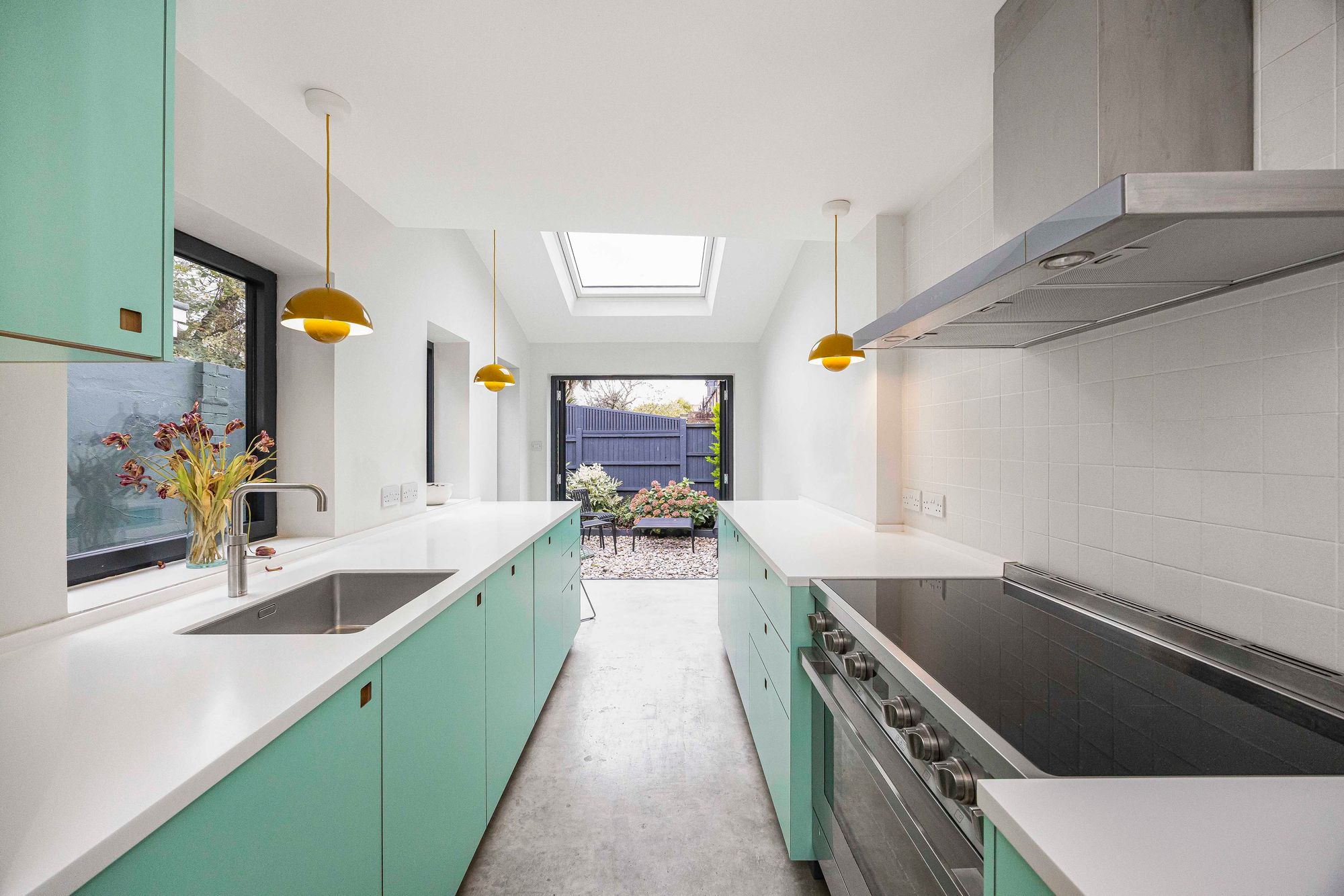 2 bed terraced house for sale in Thornton Road, Leytonstone, E11  - Property Image 2