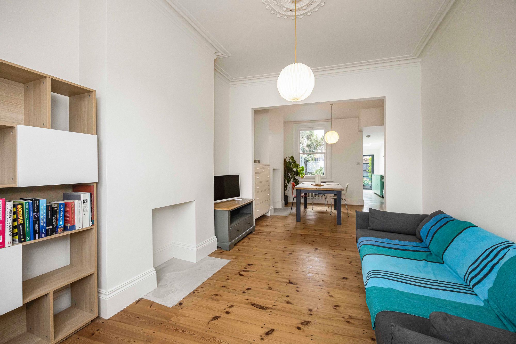 2 bed terraced house for sale in Thornton Road, Leytonstone, E11  - Property Image 8