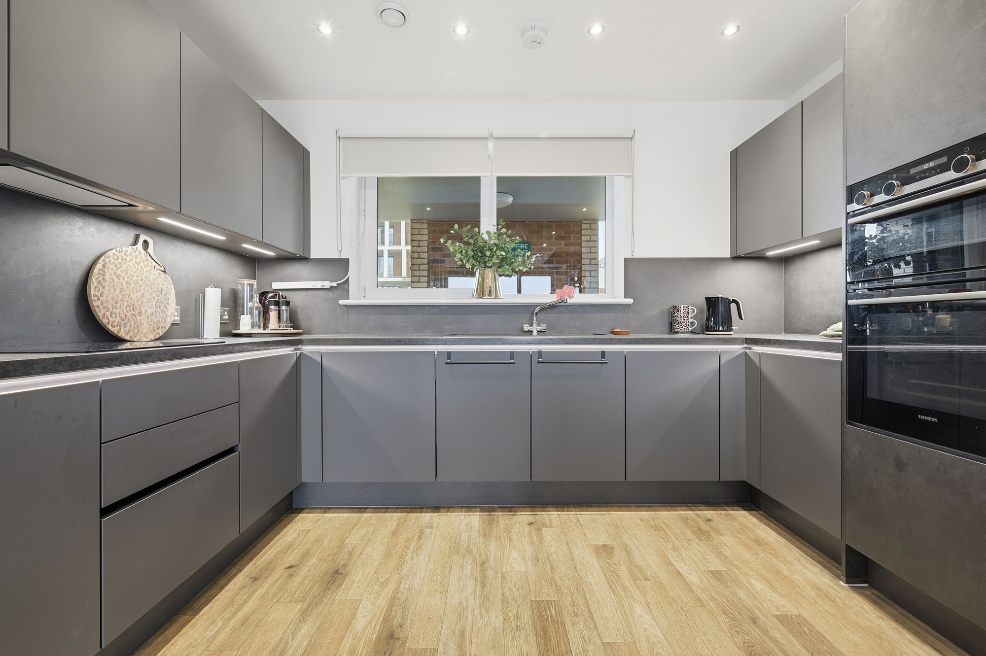 2 bed flat for sale in Glyn Court, Oliver Road, Leyton, E10 5