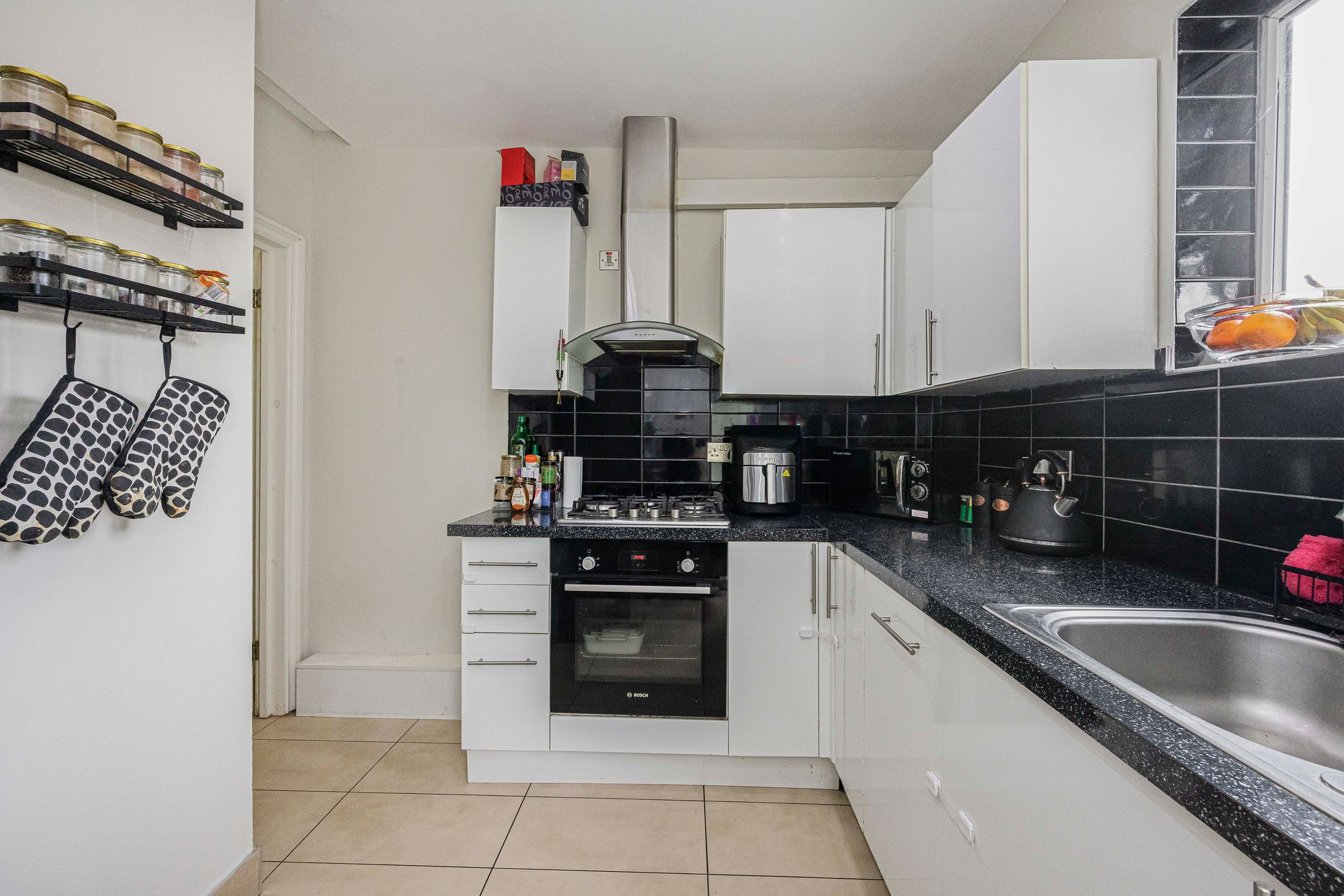 2 bed flat for sale in Abbotts Park Road, Leyton, E10 3