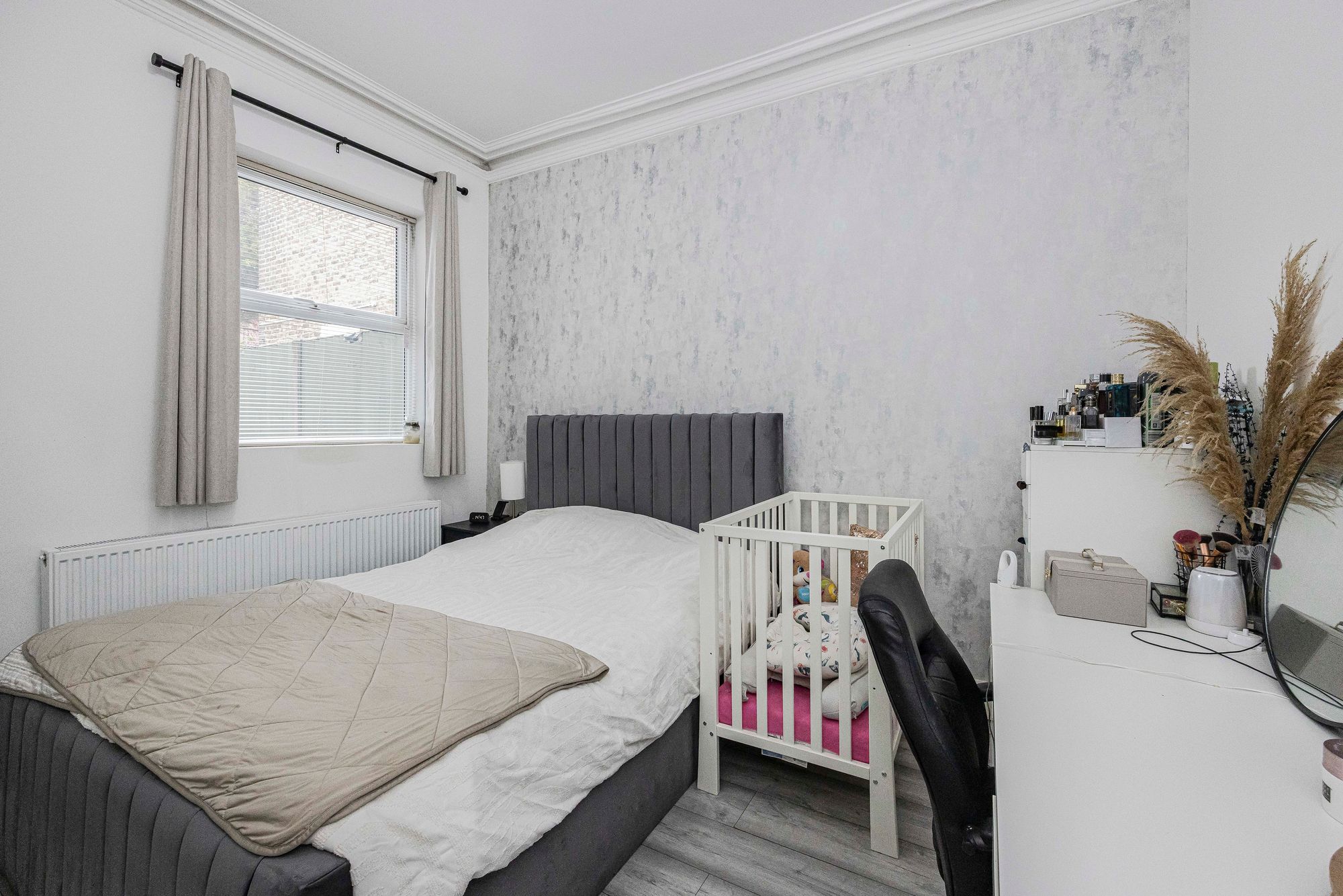 2 bed flat for sale in Abbotts Park Road, Leyton, E10 6