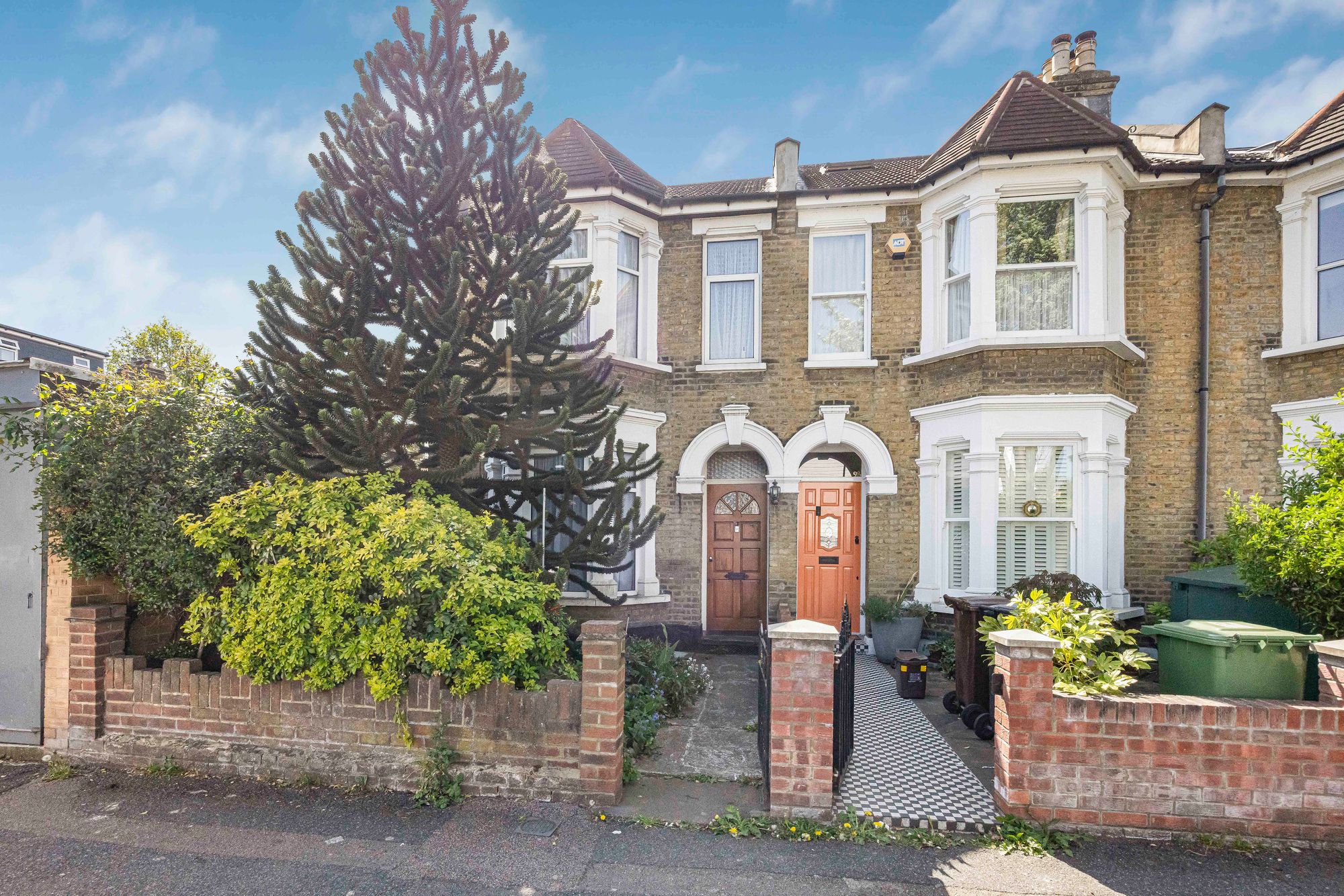 3 bed end of terrace house for sale in Lea Hall Road, London, E10  - Property Image 1