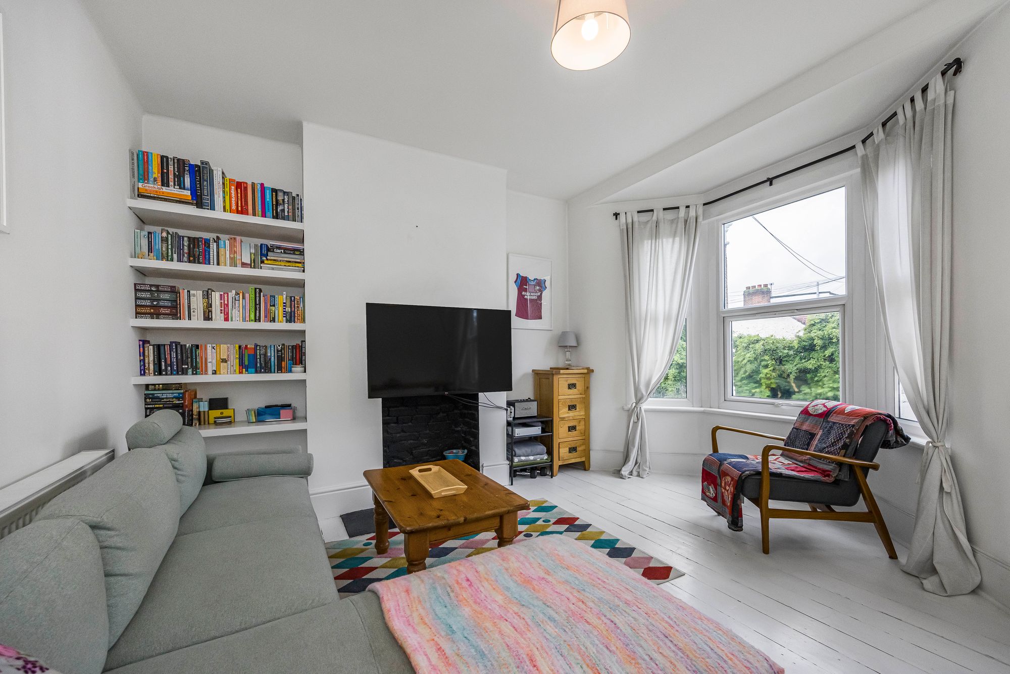 2 bed flat for sale in Vicarage Road, London, E10 4
