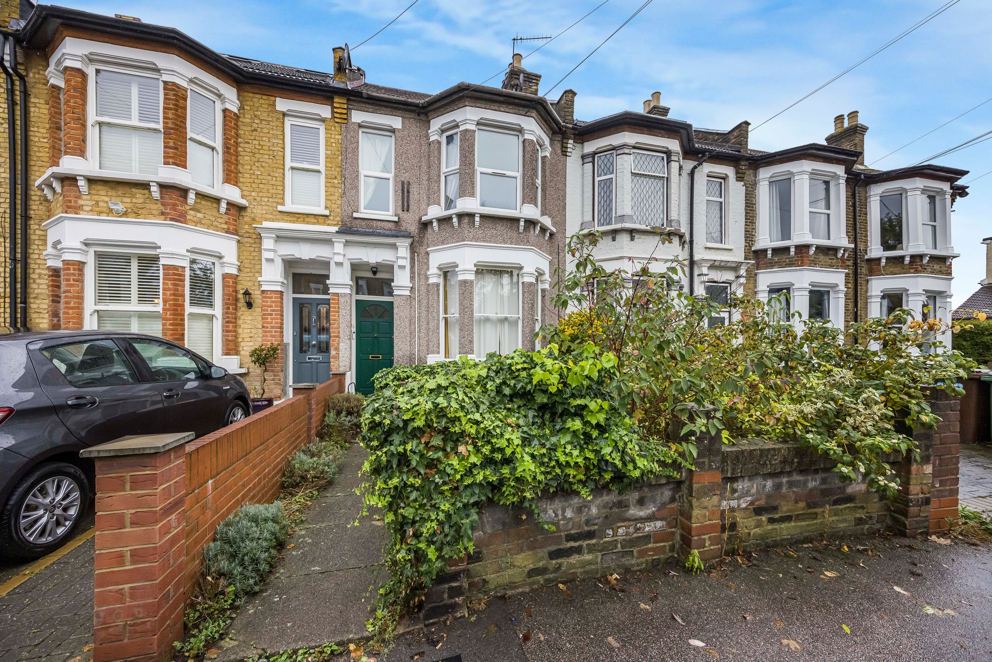 2 bed flat for sale in Vicarage Road, London, E10  - Property Image 4