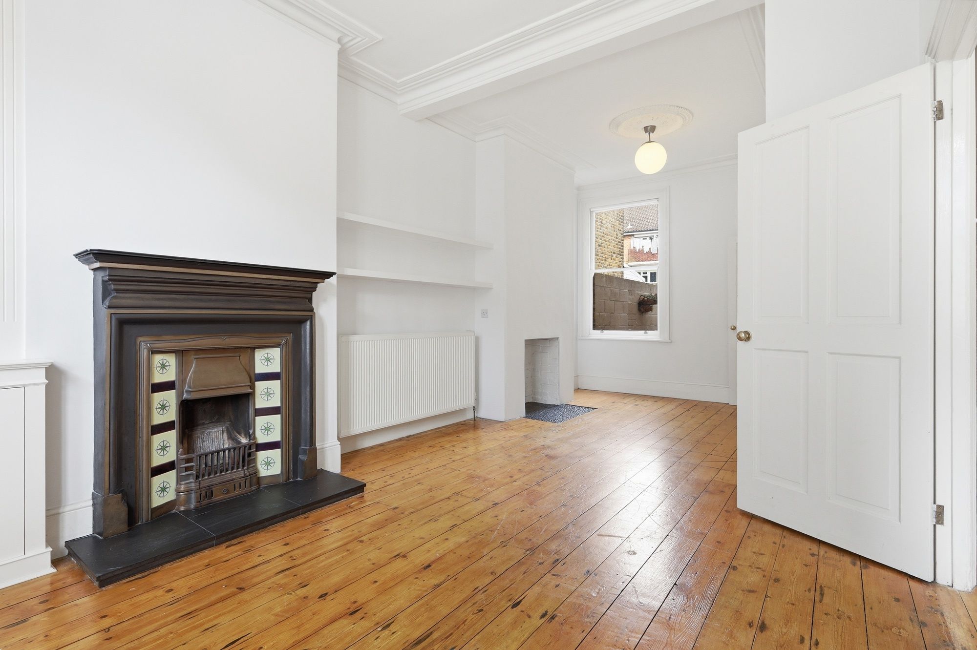 3 bed mid-terraced house for sale in Scotts Road, Leyton, E10  - Property Image 8