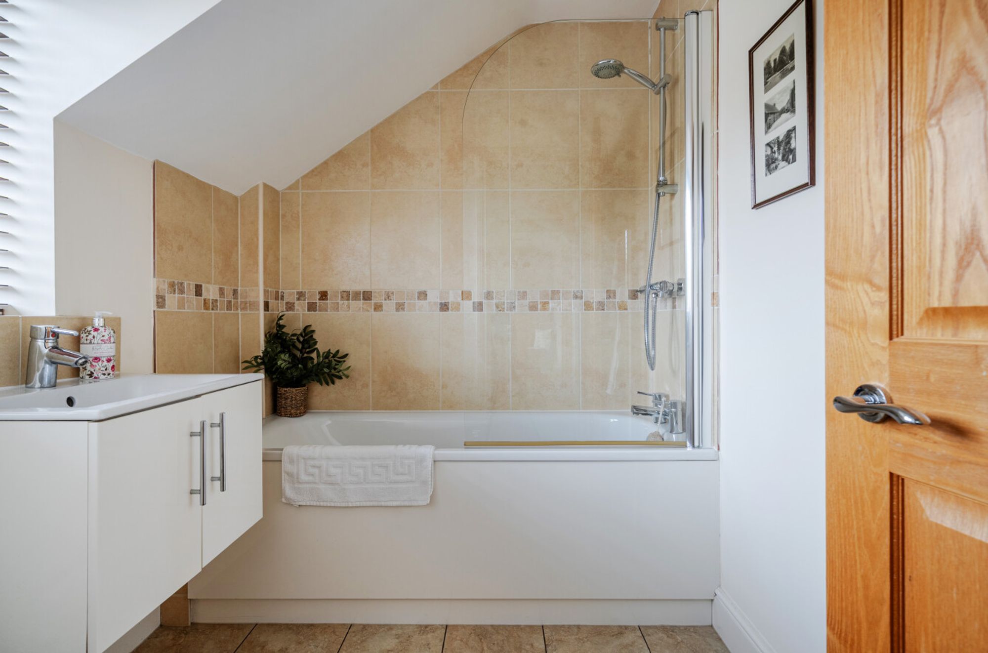 3 bed semi-detached house for sale in Crow Lane, Wilton, SP2  - Property Image 24