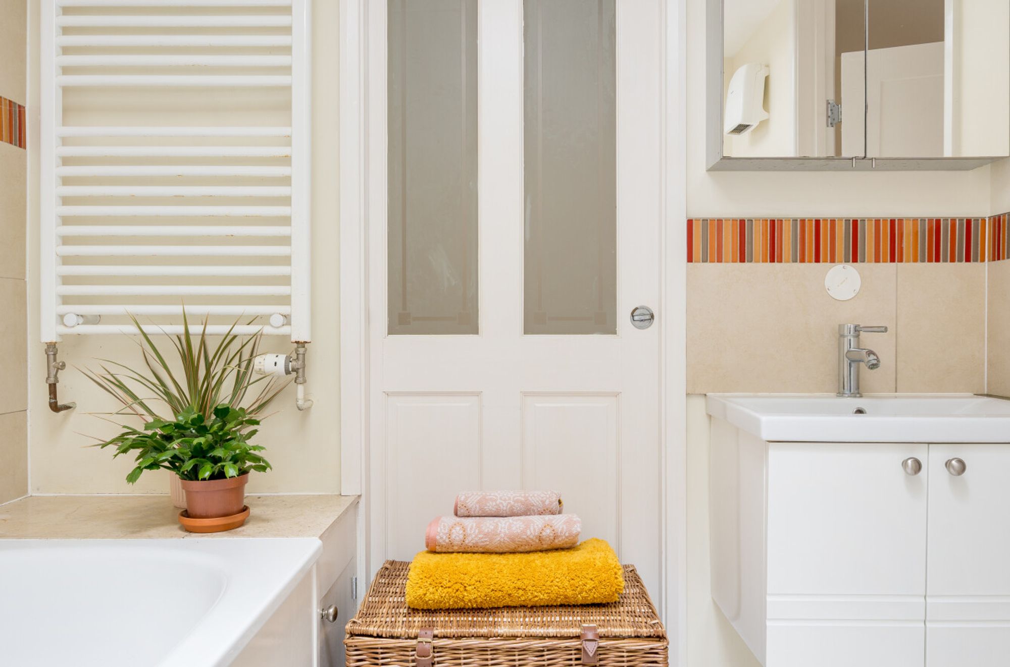 5 bed character property for sale in Church Street, Winterbourne Stoke, SP3 19