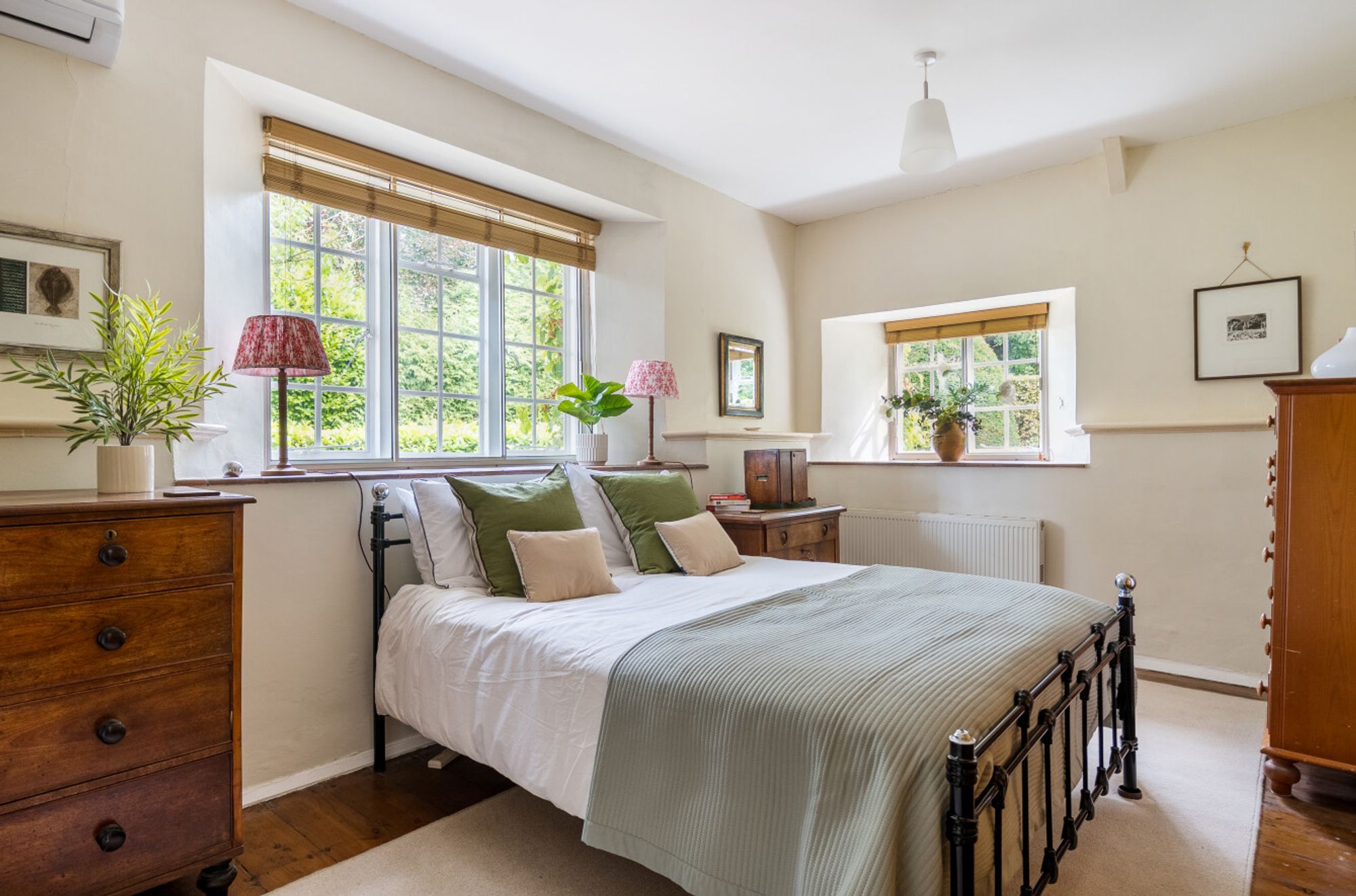 5 bed character property for sale in Church Street, Winterbourne Stoke, SP3  - Property Image 23