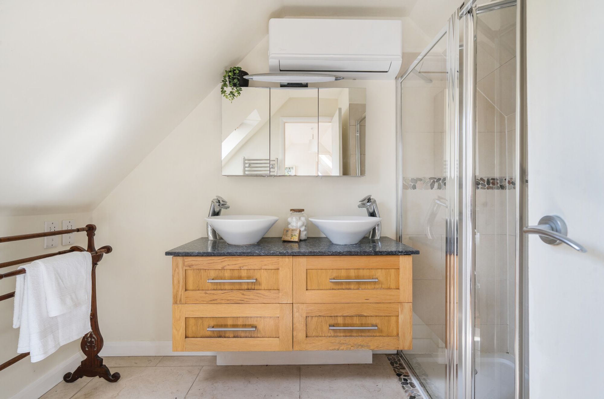 5 bed character property for sale in Church Street, Winterbourne Stoke, SP3  - Property Image 29