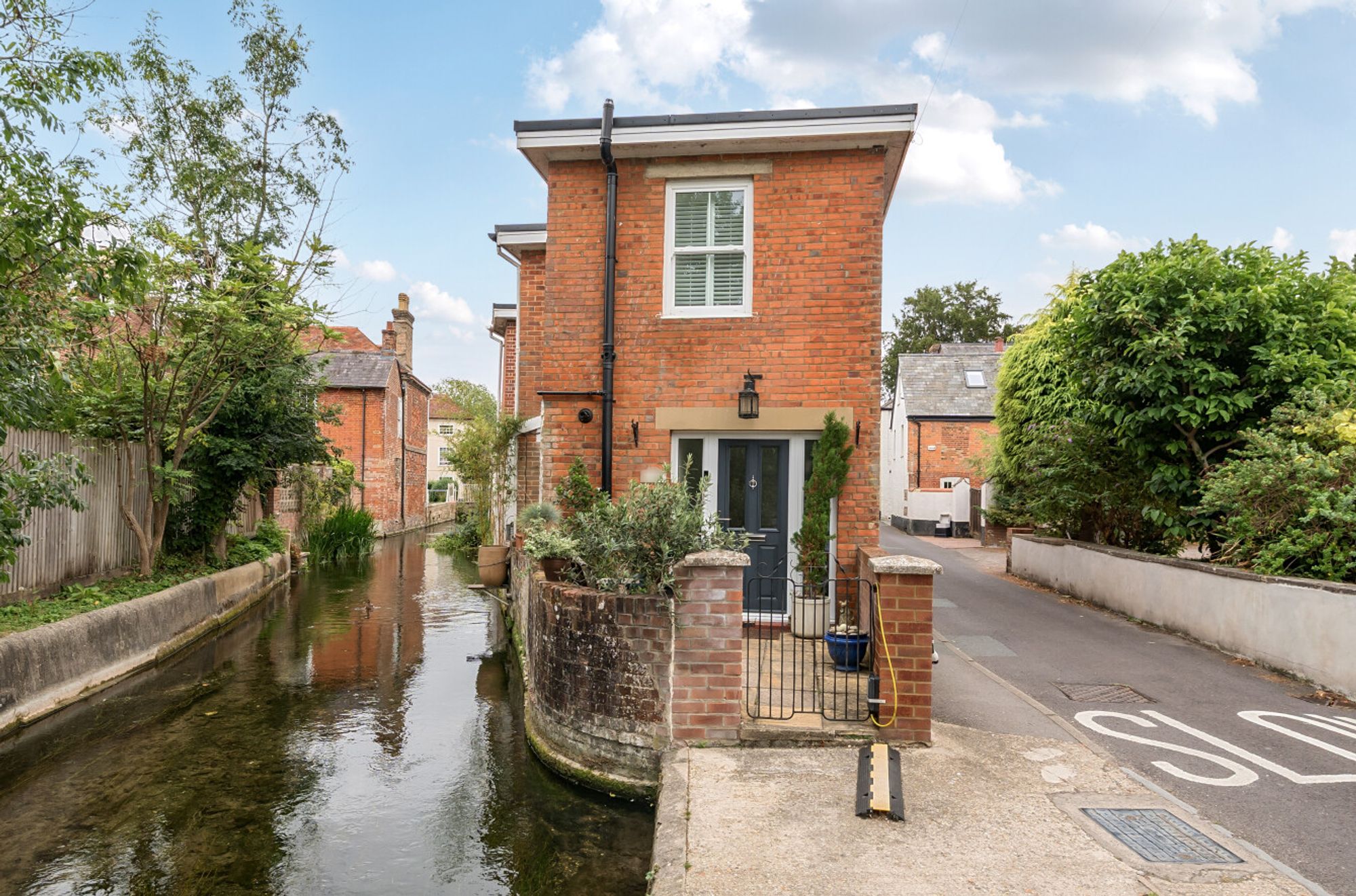 2 bed terraced house for sale in Crow Lane, Wilton, SP2  - Property Image 1