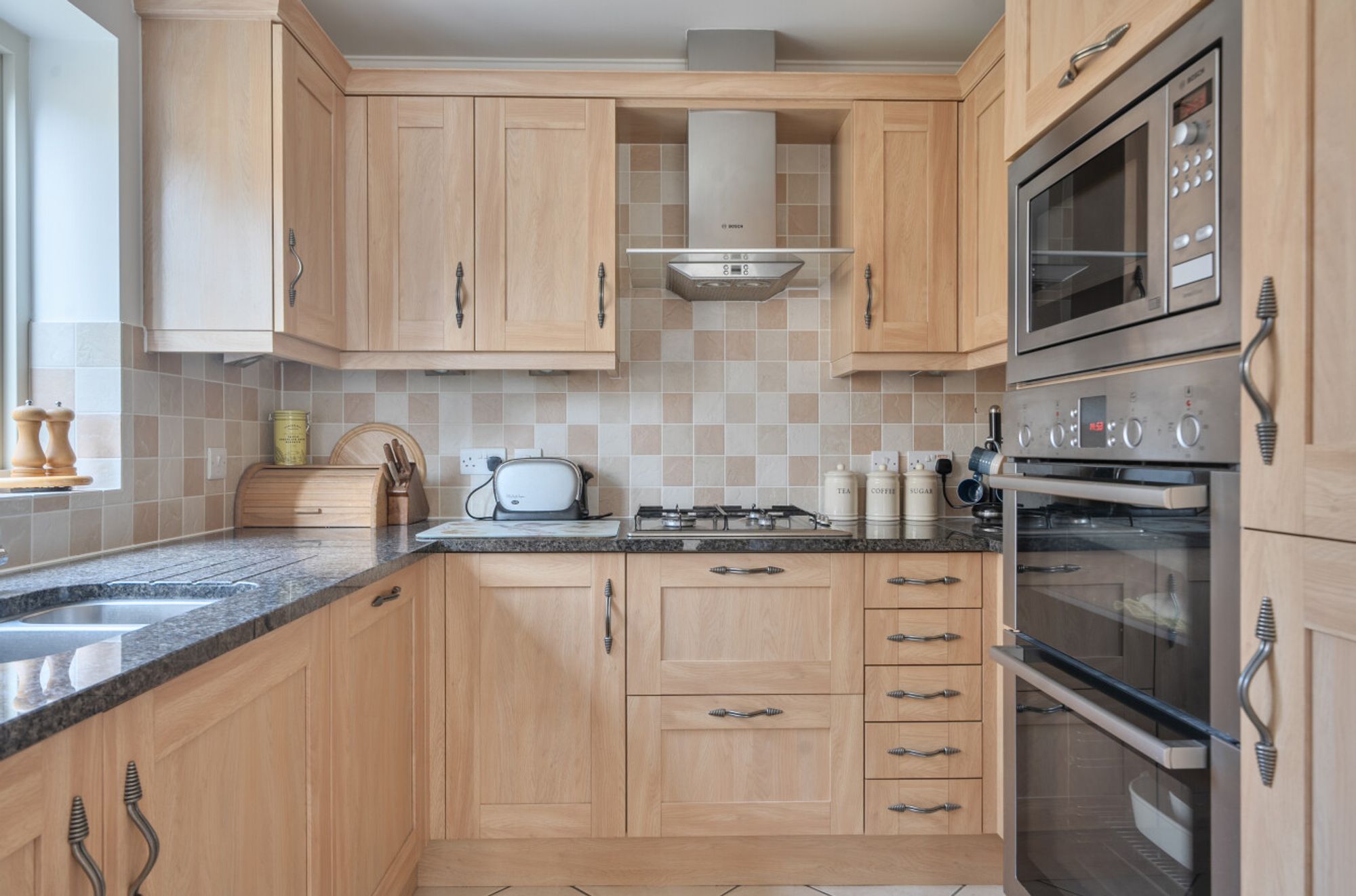 2 bed mid-terraced house for sale in Florence Court, Wilton, SP2  - Property Image 11